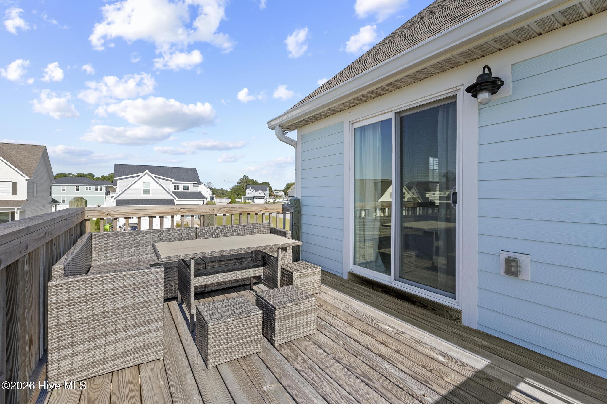 228 Coastline Circle Property Photo 34