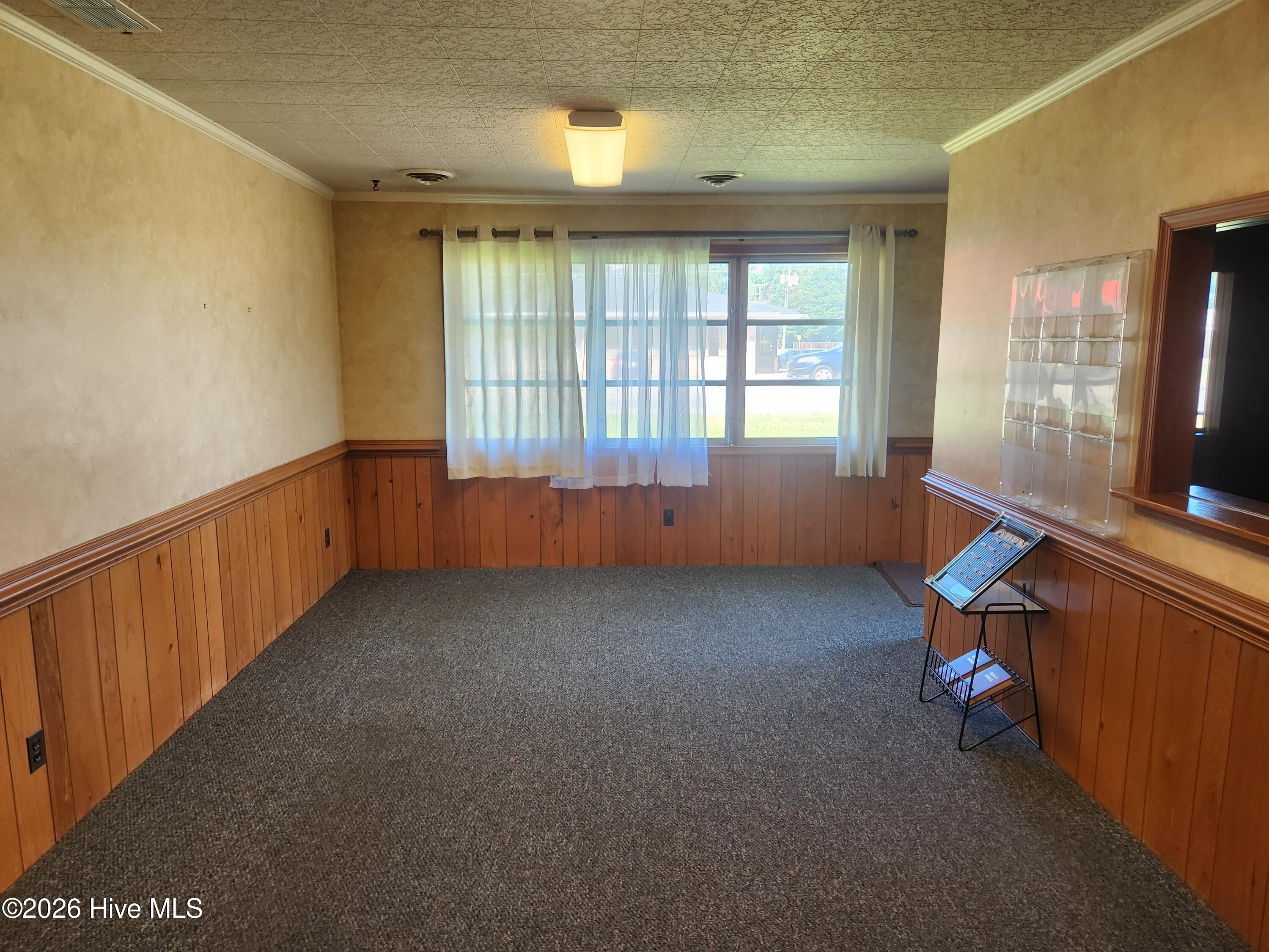 516 N Academy Street Property Photo 8