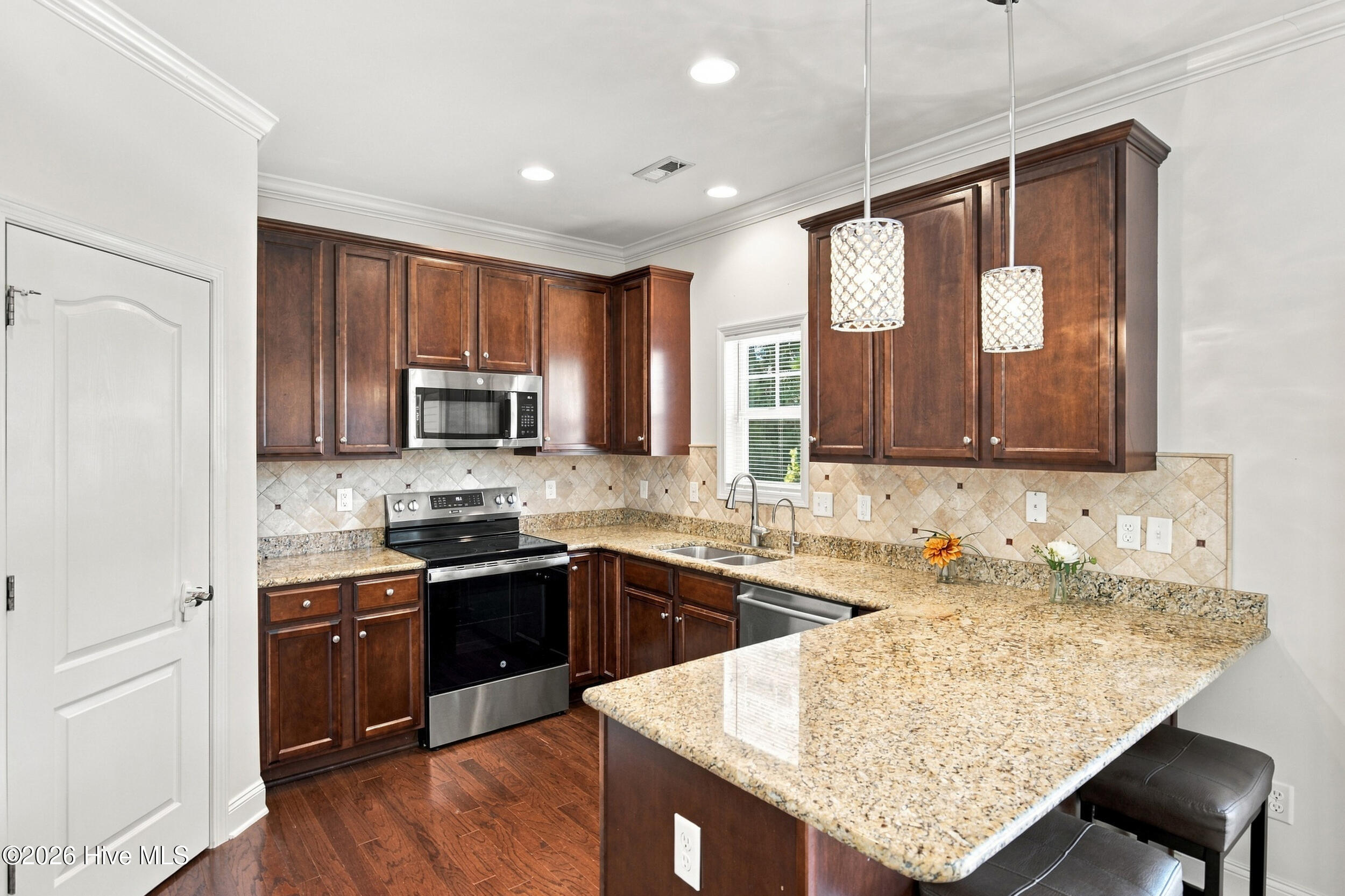 1570 Stones Edge Loop Property Photo 15