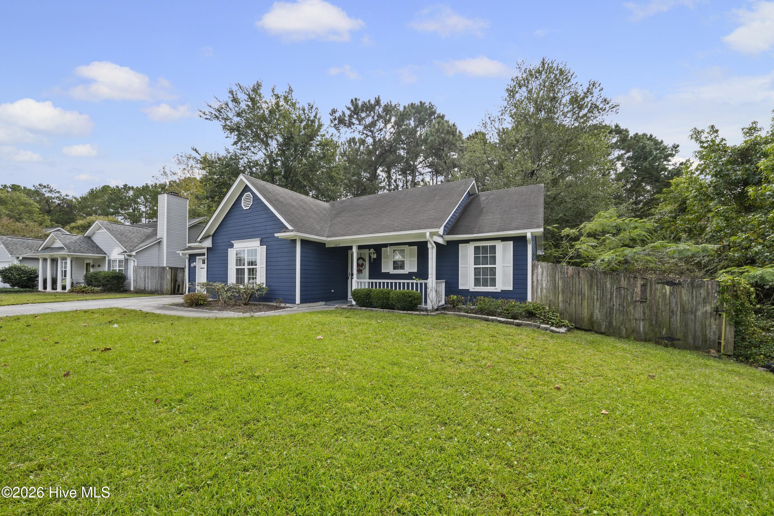 2219 Sapling Circle Property Photo 4