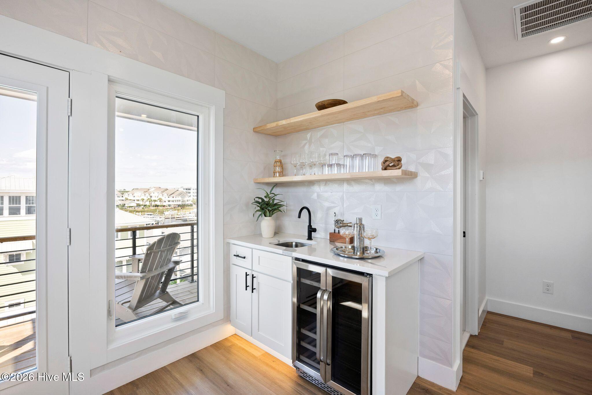 404 Canal Drive 1 Property Photo 16