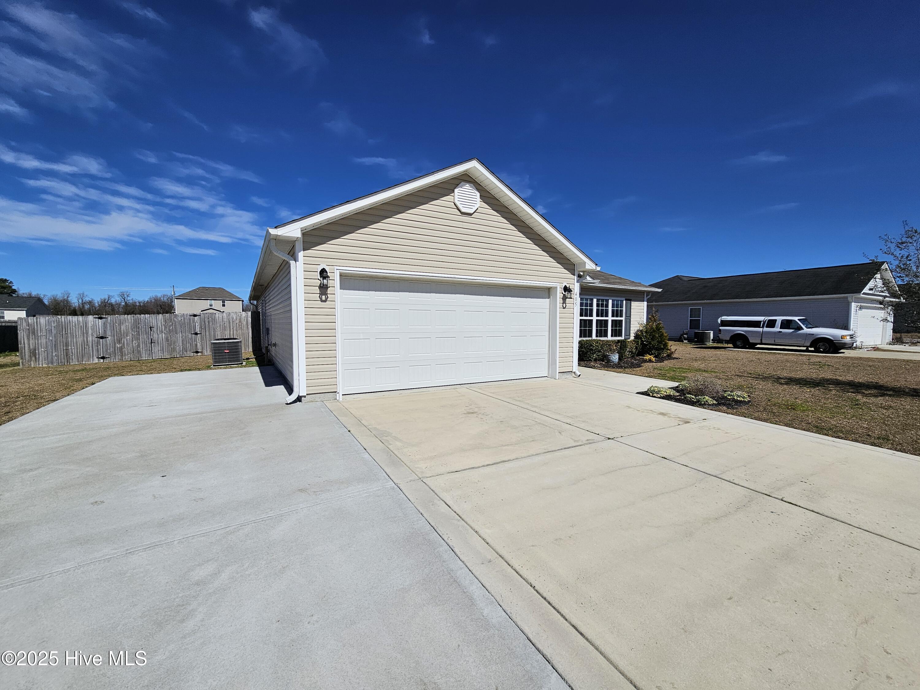 405 Midnight Drive Property Photo 2