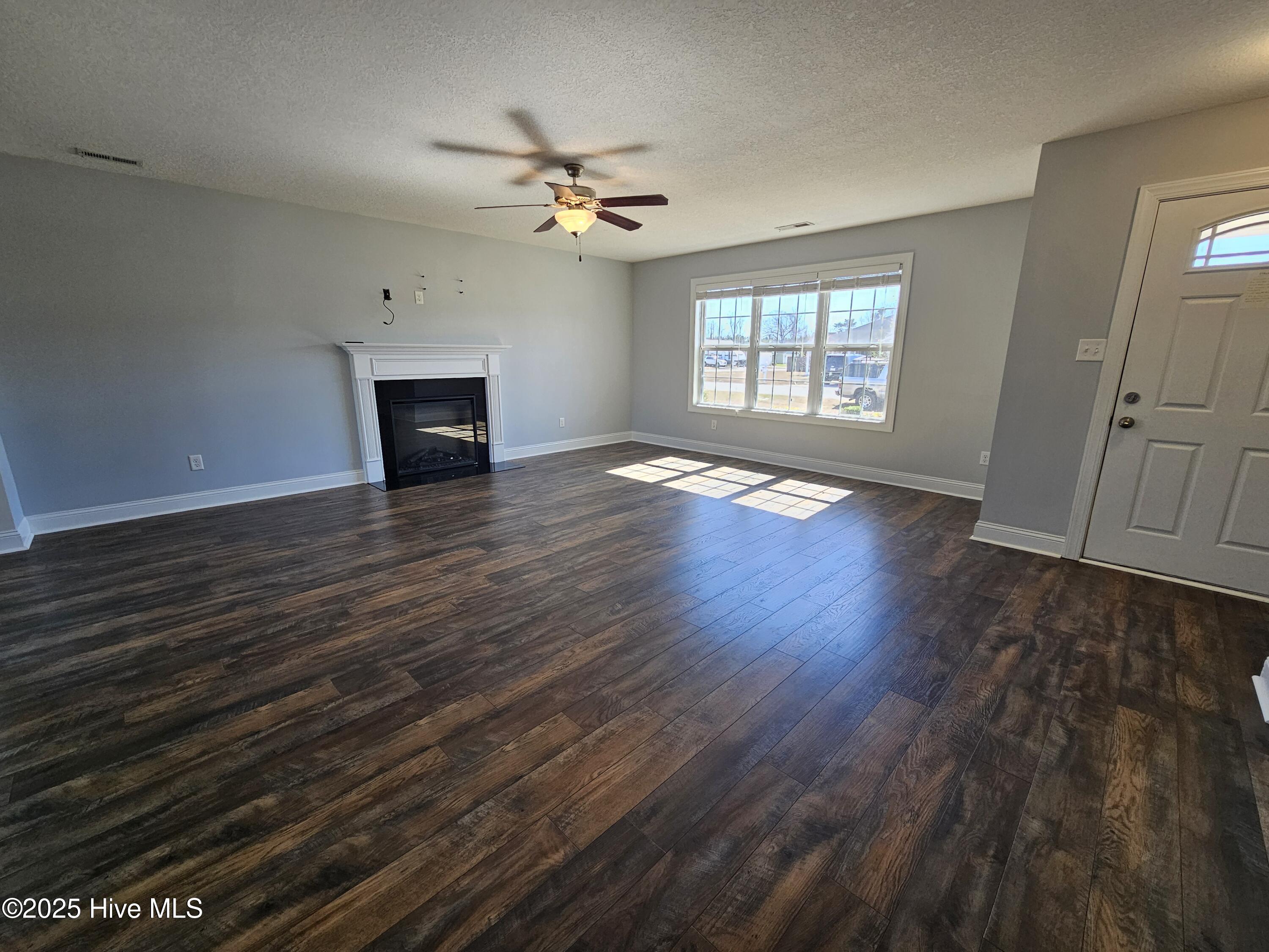 405 Midnight Drive Property Photo 5