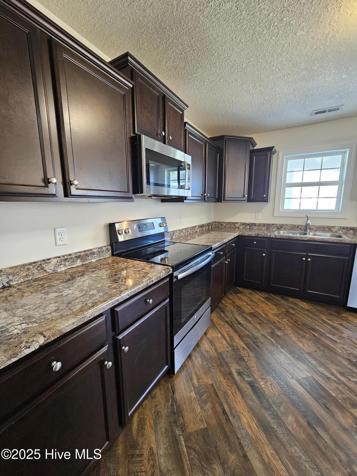 405 Midnight Drive Property Photo 8