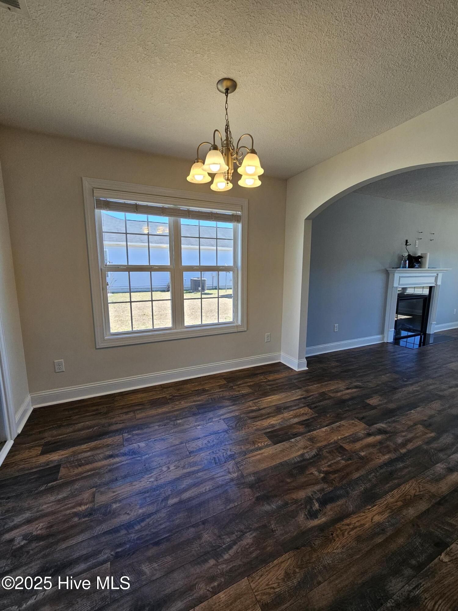 405 Midnight Drive Property Photo 9