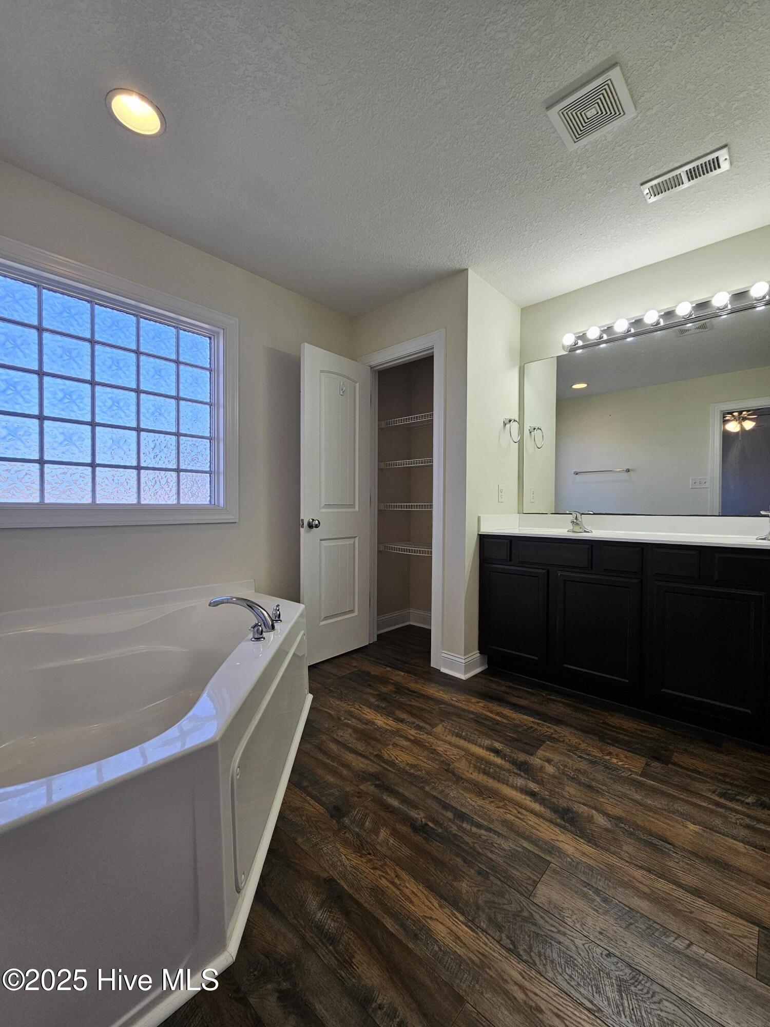 405 Midnight Drive Property Photo 15