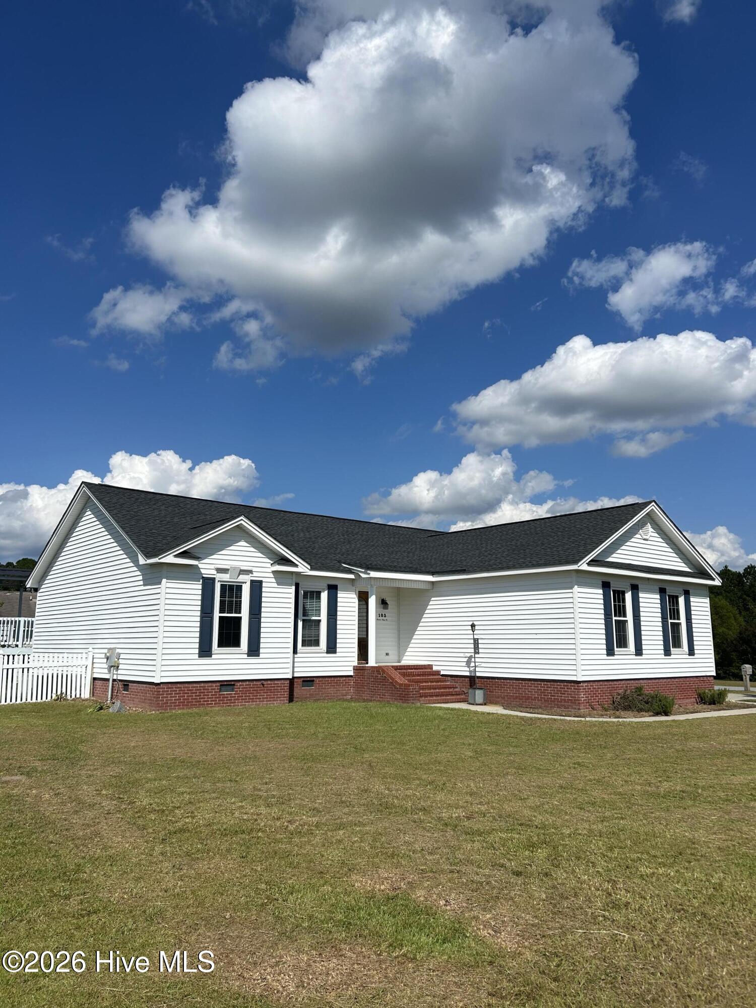 103 Summer Wind Drive Property Photo 1