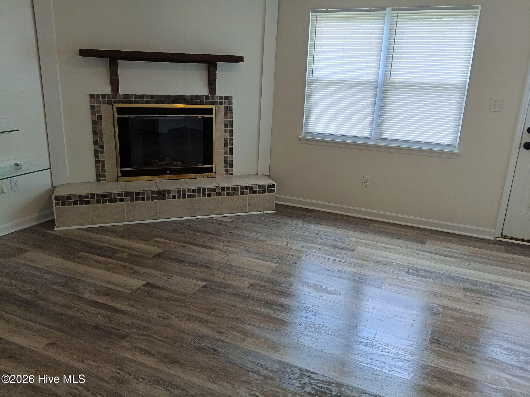 3064 Angela Street Property Photo 5