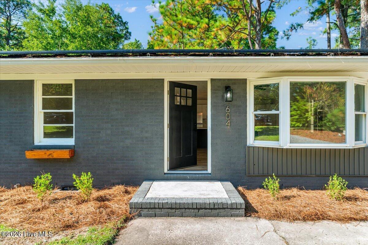 604 S Hardin Street Property Photo 4