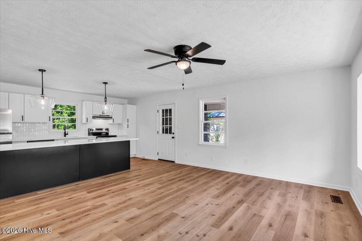 604 S Hardin Street Property Photo 18