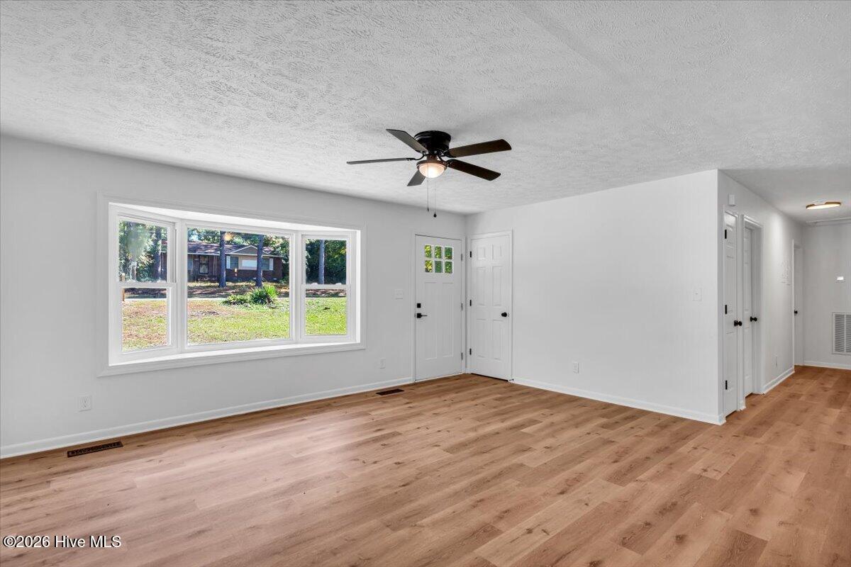604 S Hardin Street Property Photo 20
