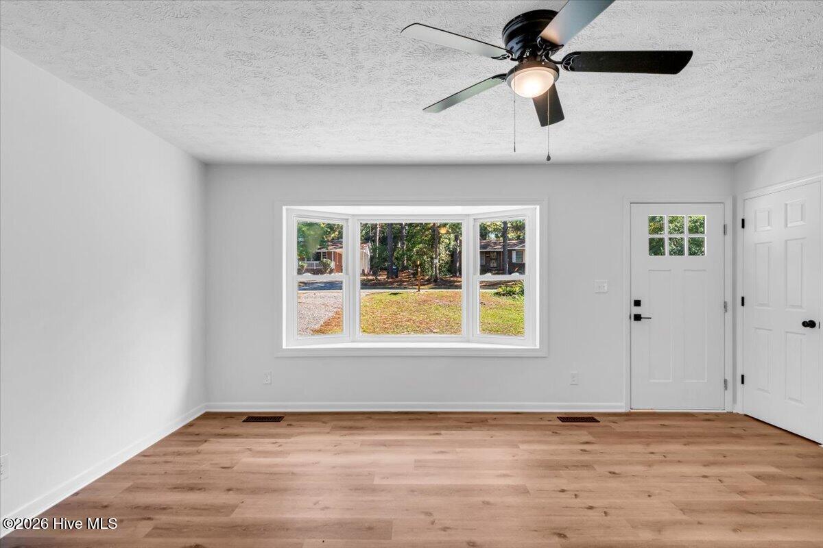 604 S Hardin Street Property Photo 21