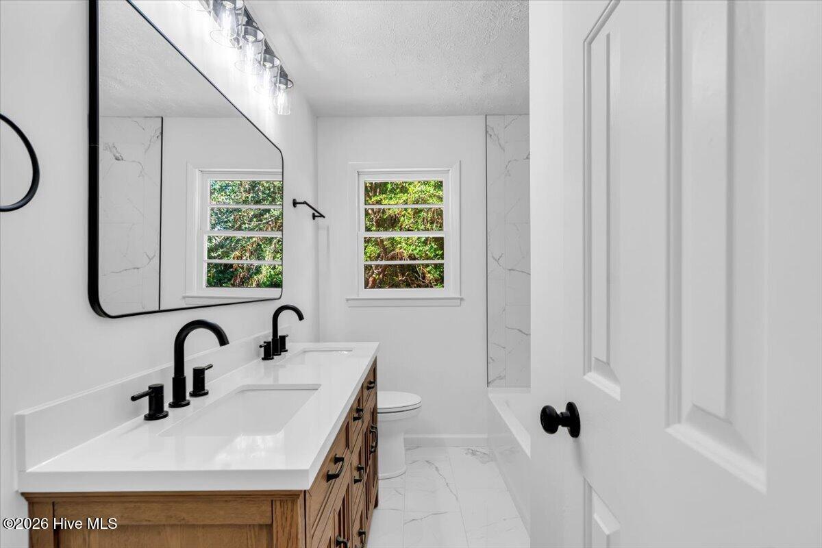 604 S Hardin Street Property Photo 22