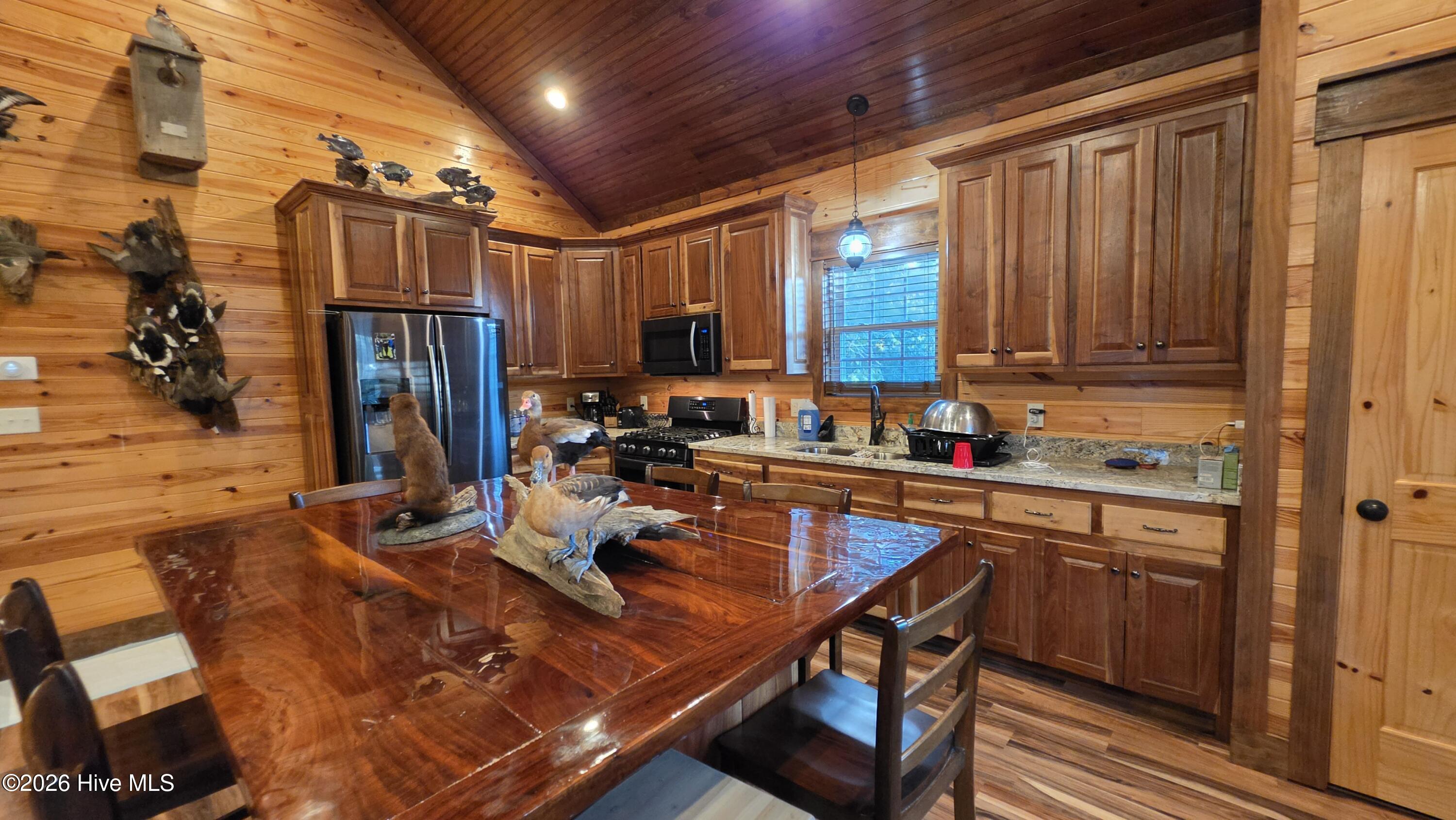 463 Caldonia Creek Road Property Photo 4
