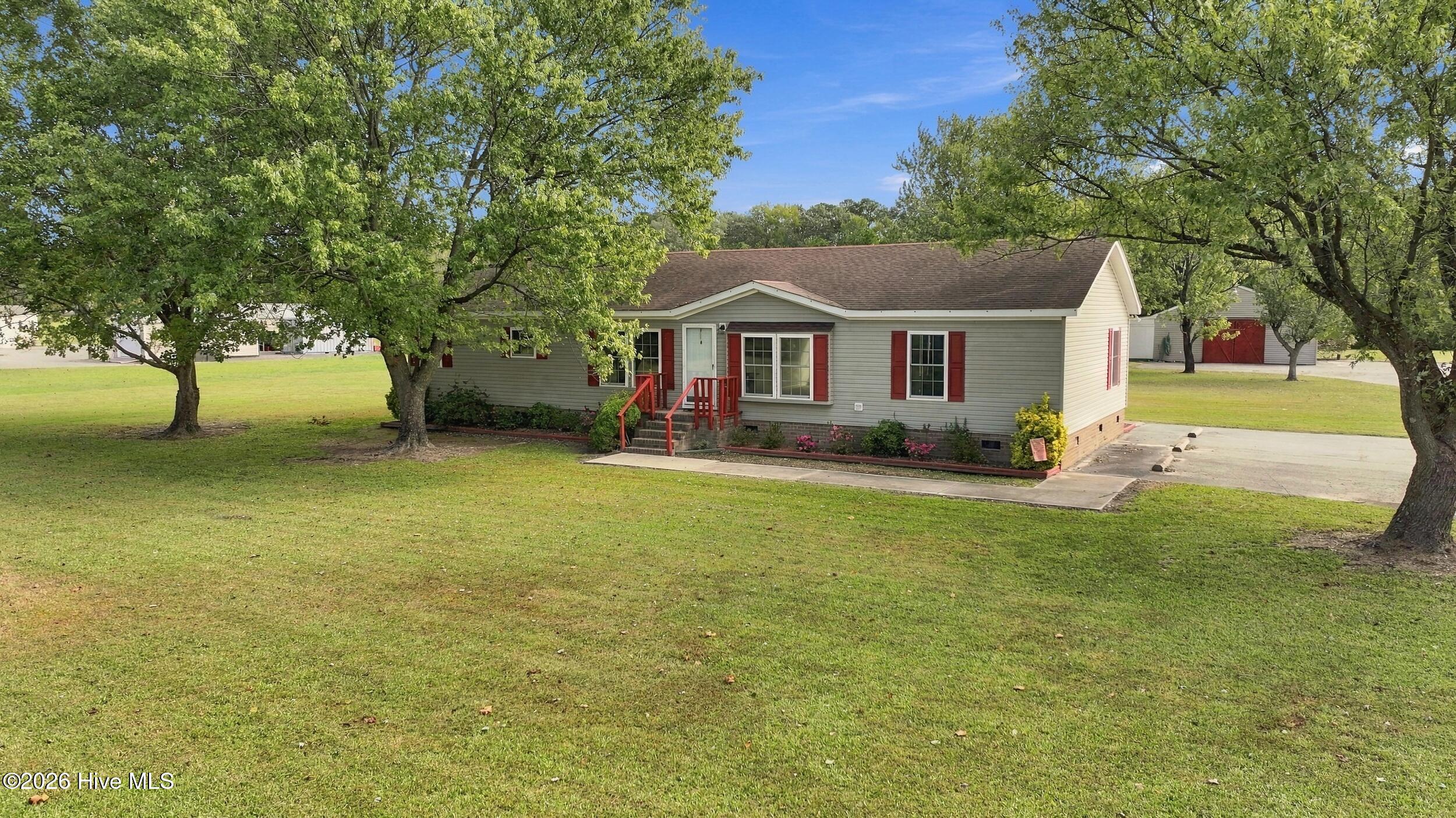 419 Daniels Road Property Photo 1