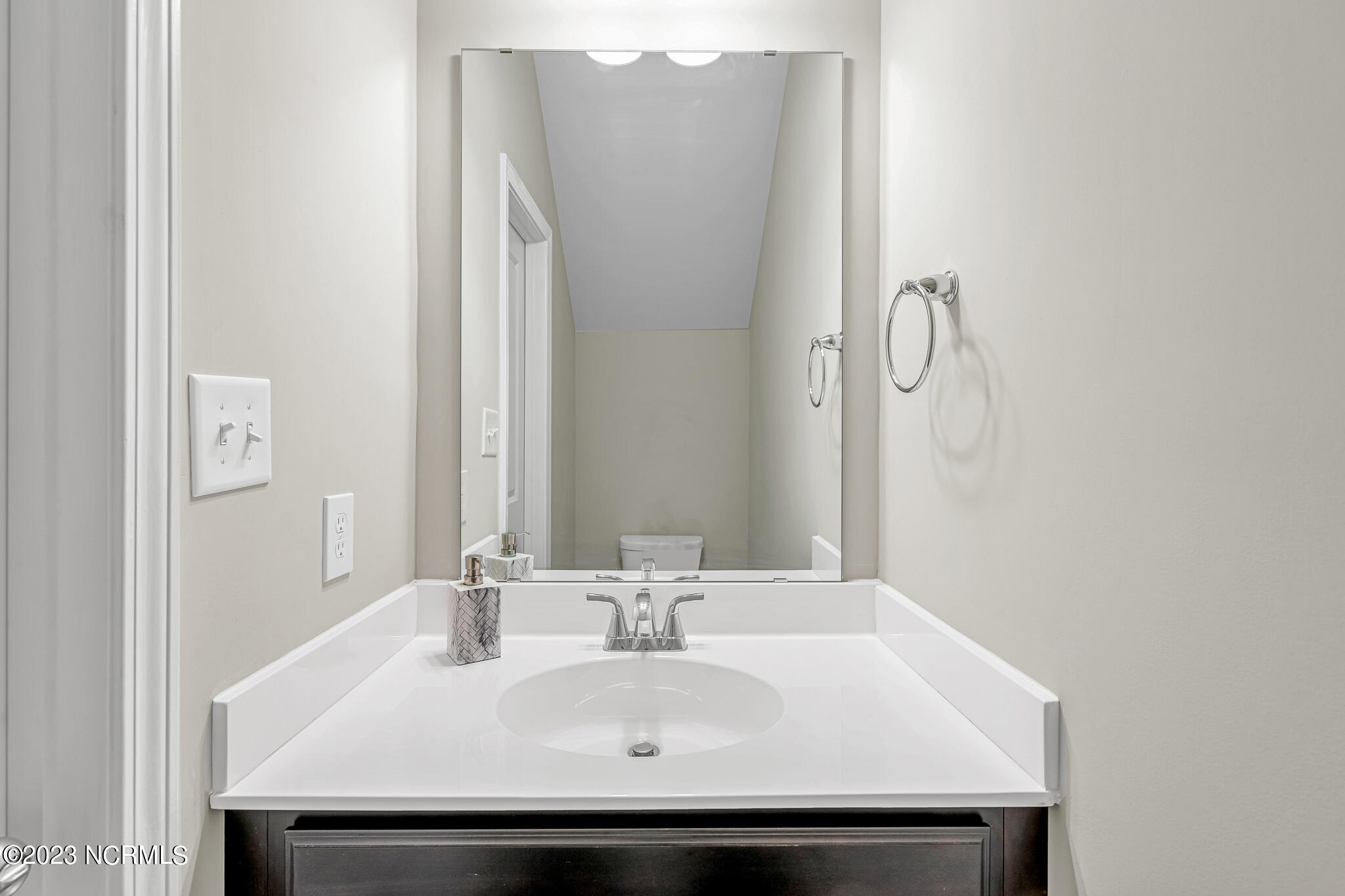 14 Jaydn Drive W Property Photo 10