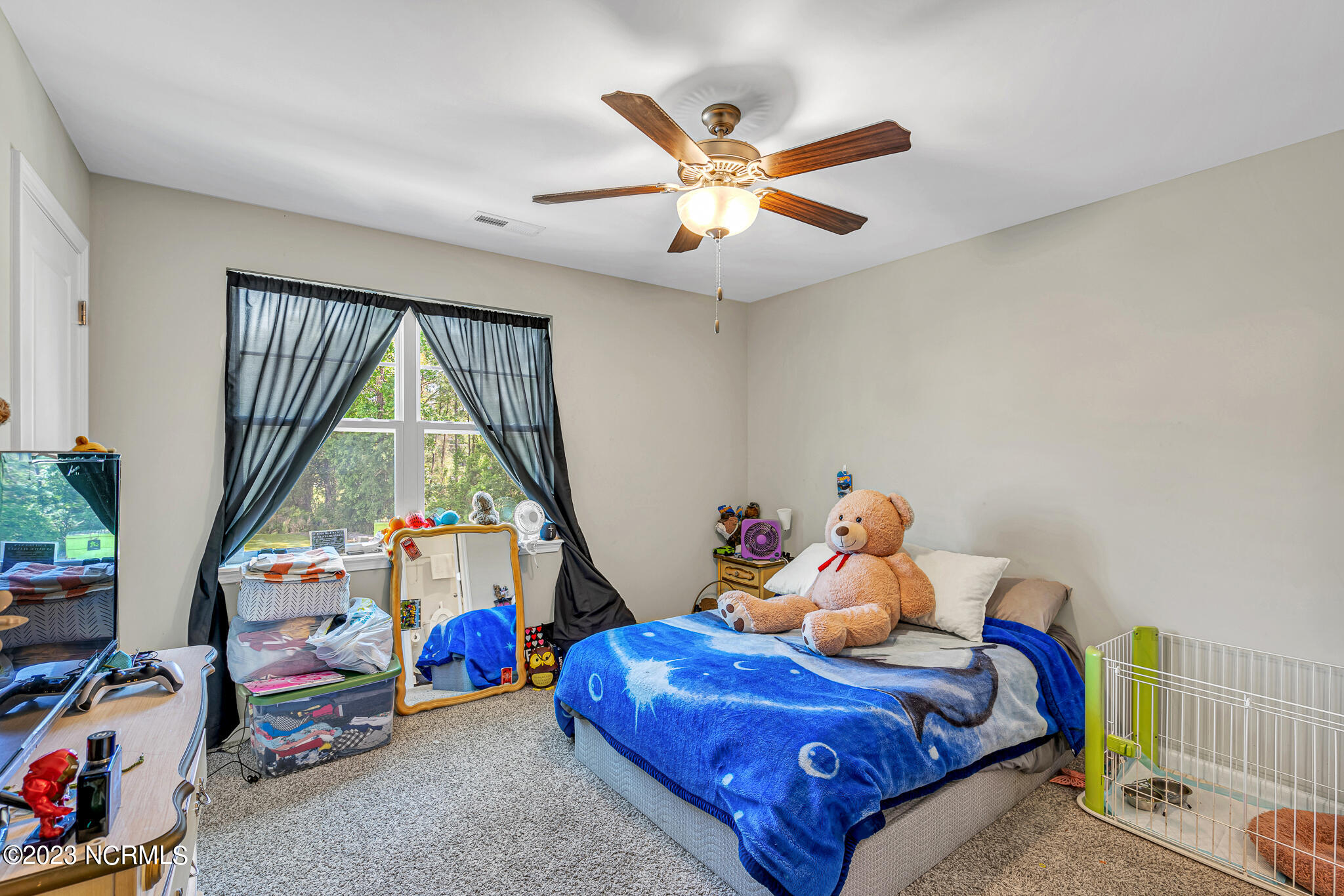 14 Jaydn Drive W Property Photo 12
