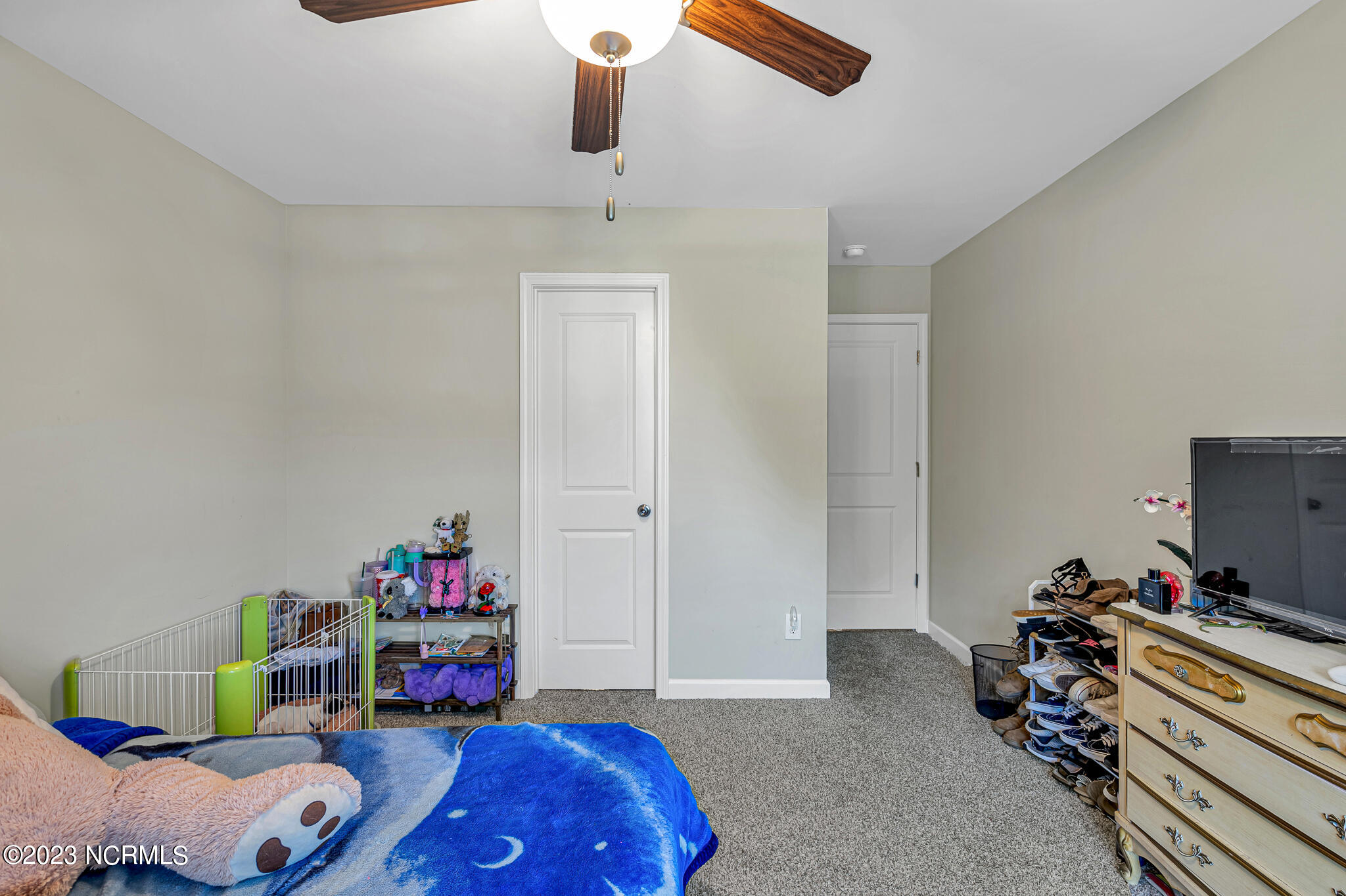 14 Jaydn Drive W Property Photo 13
