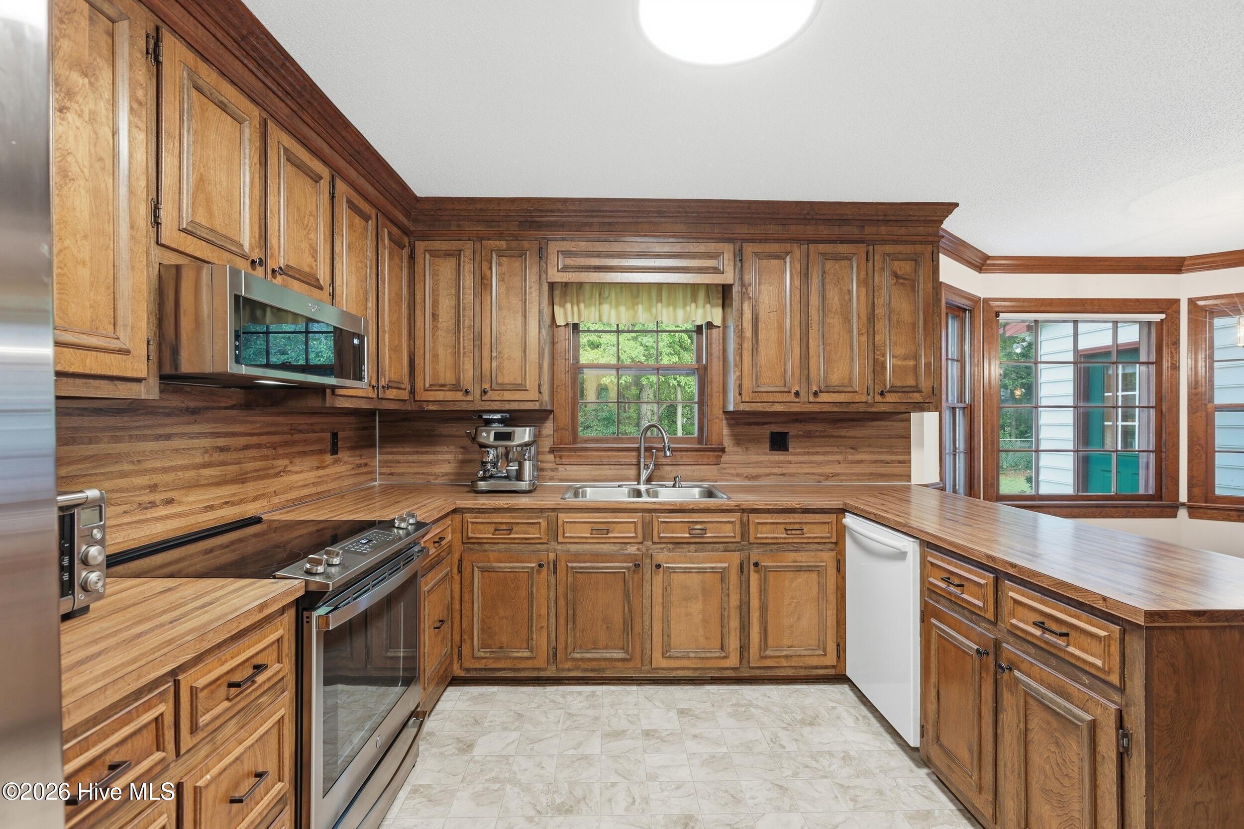 503 Crestline Boulevard Property Photo 6