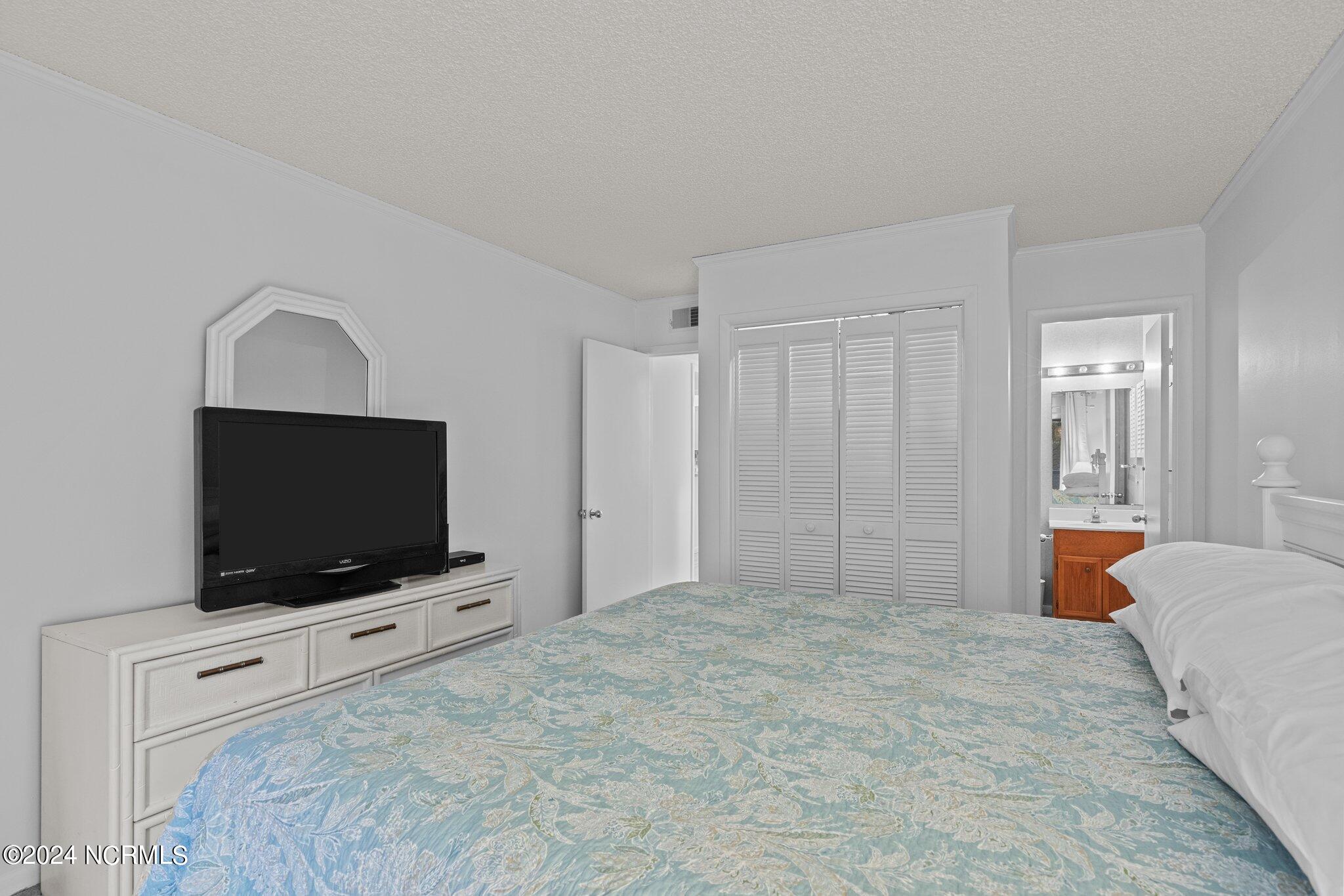 2404 W Fort Macon Road 103g Property Photo 22