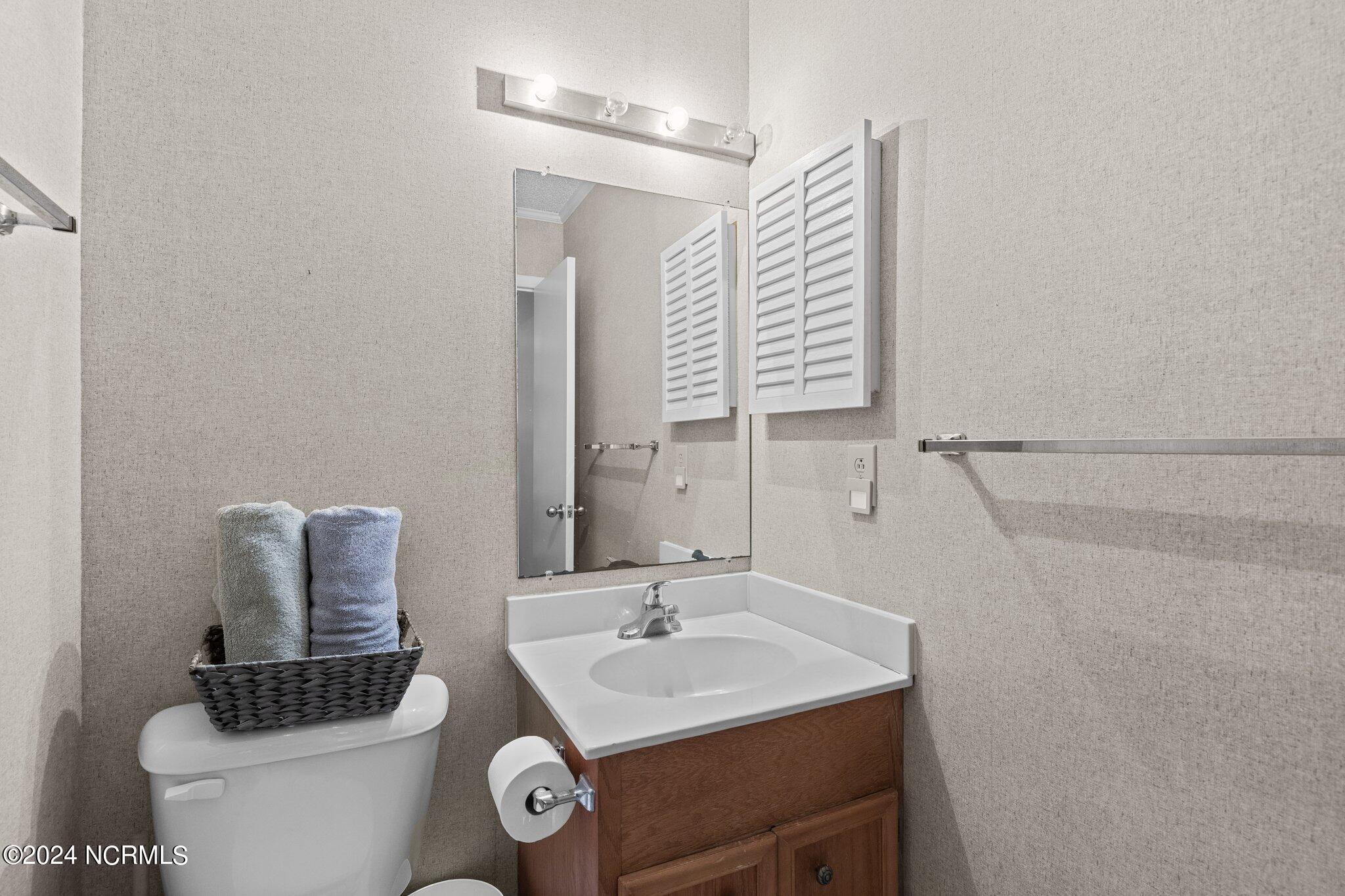 2404 W Fort Macon Road 103g Property Photo 24