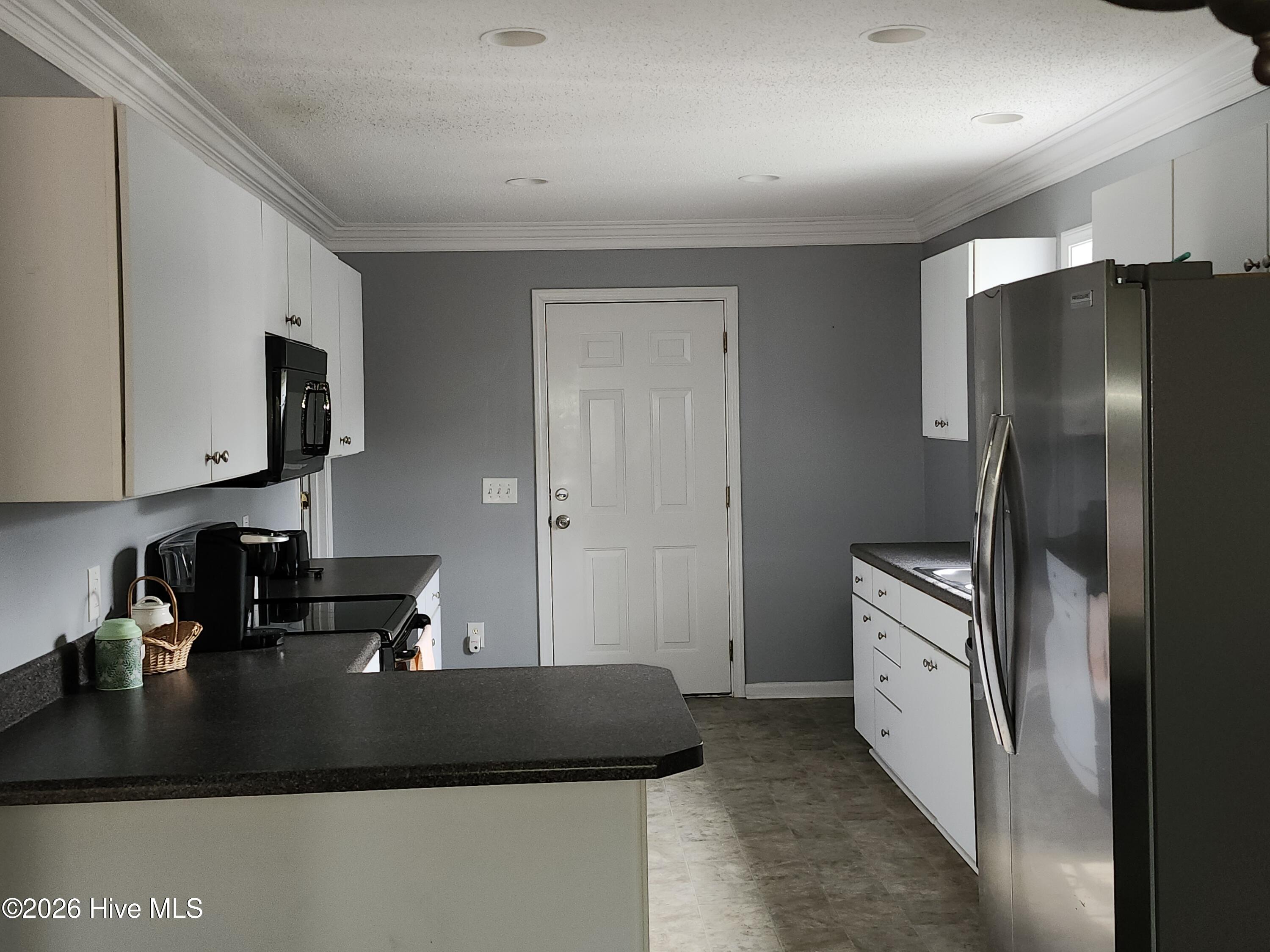 350 Woodgreen Drive Property Photo 5
