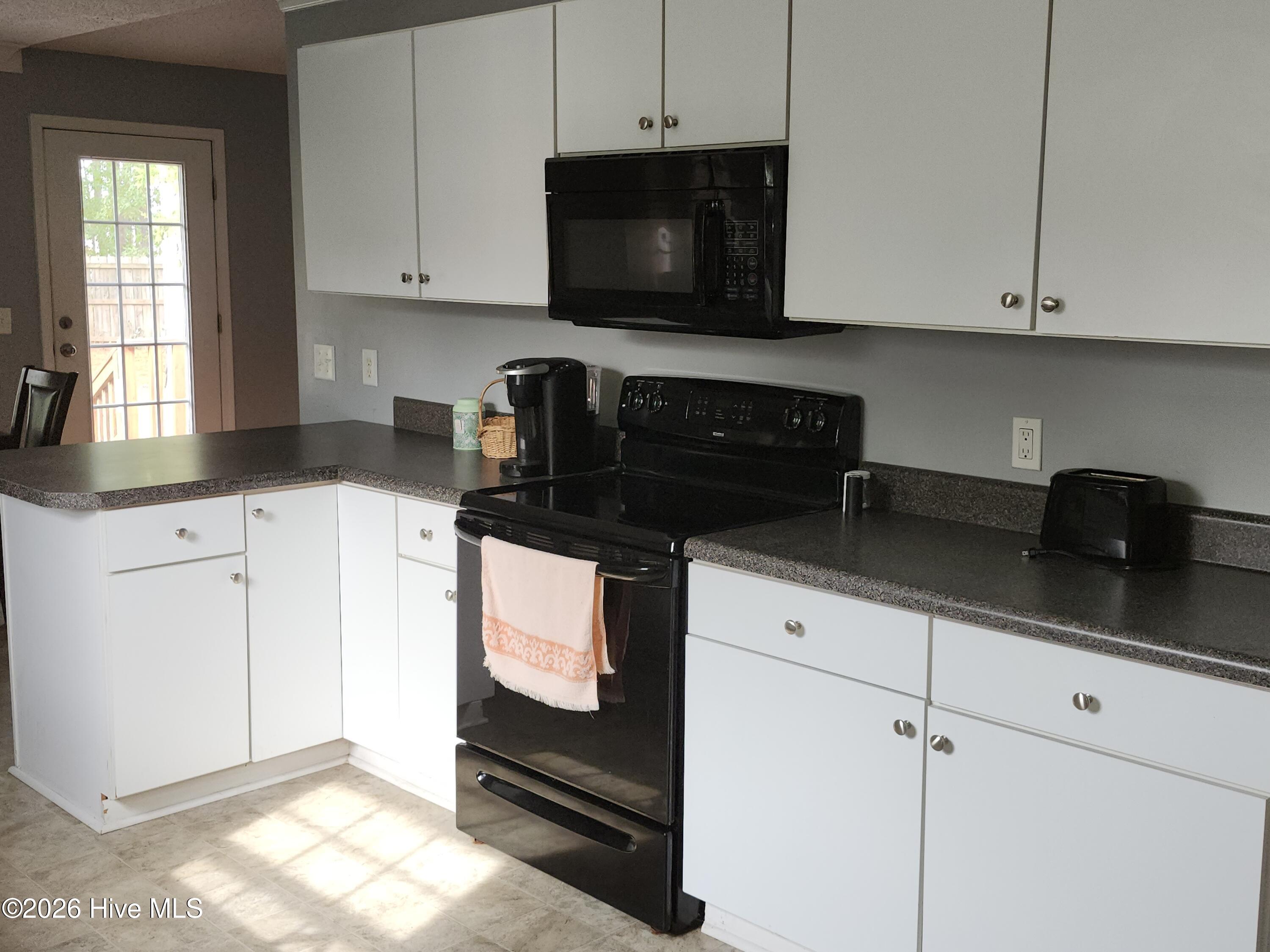 350 Woodgreen Drive Property Photo 7