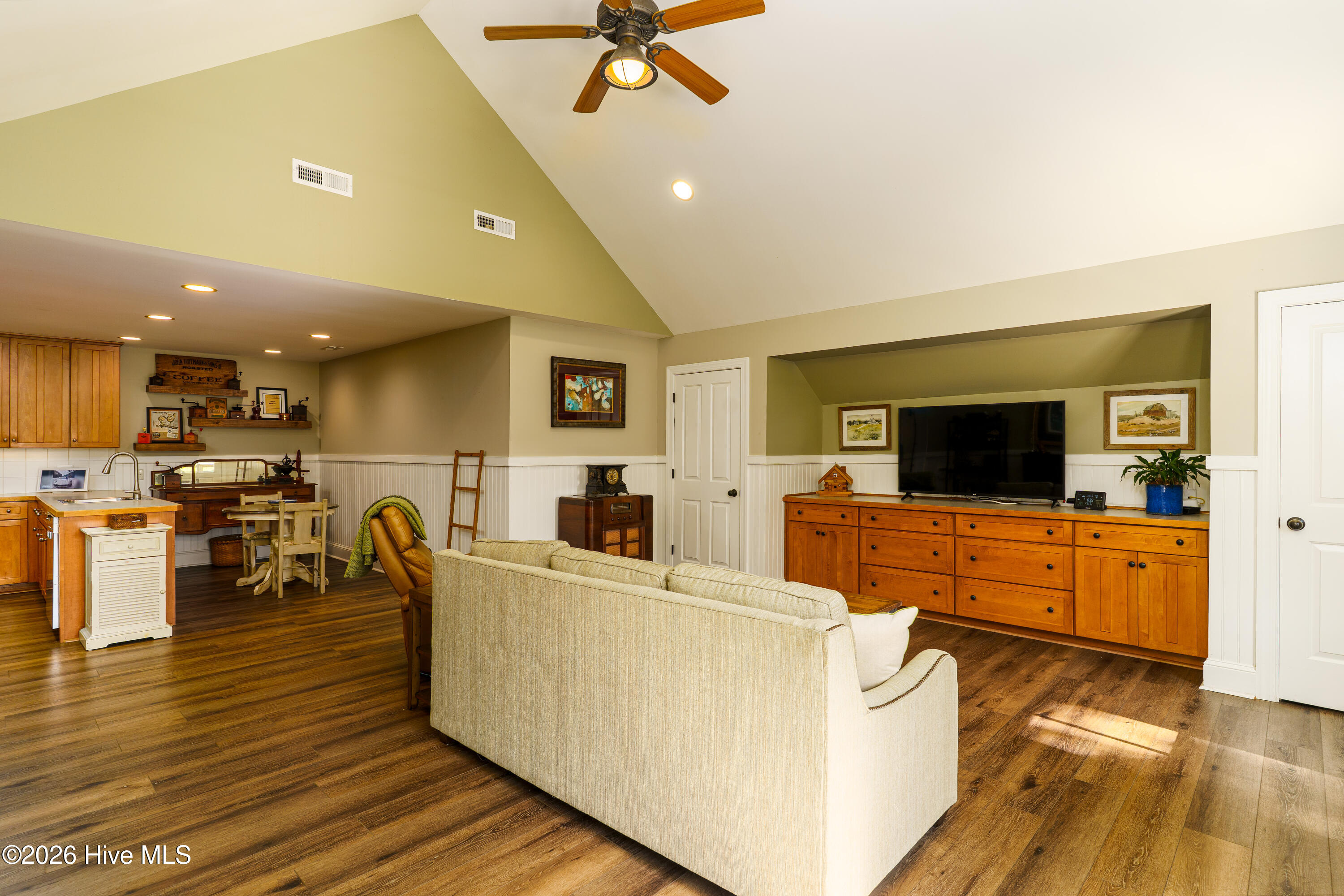 275 Tremont Place Property Photo 18