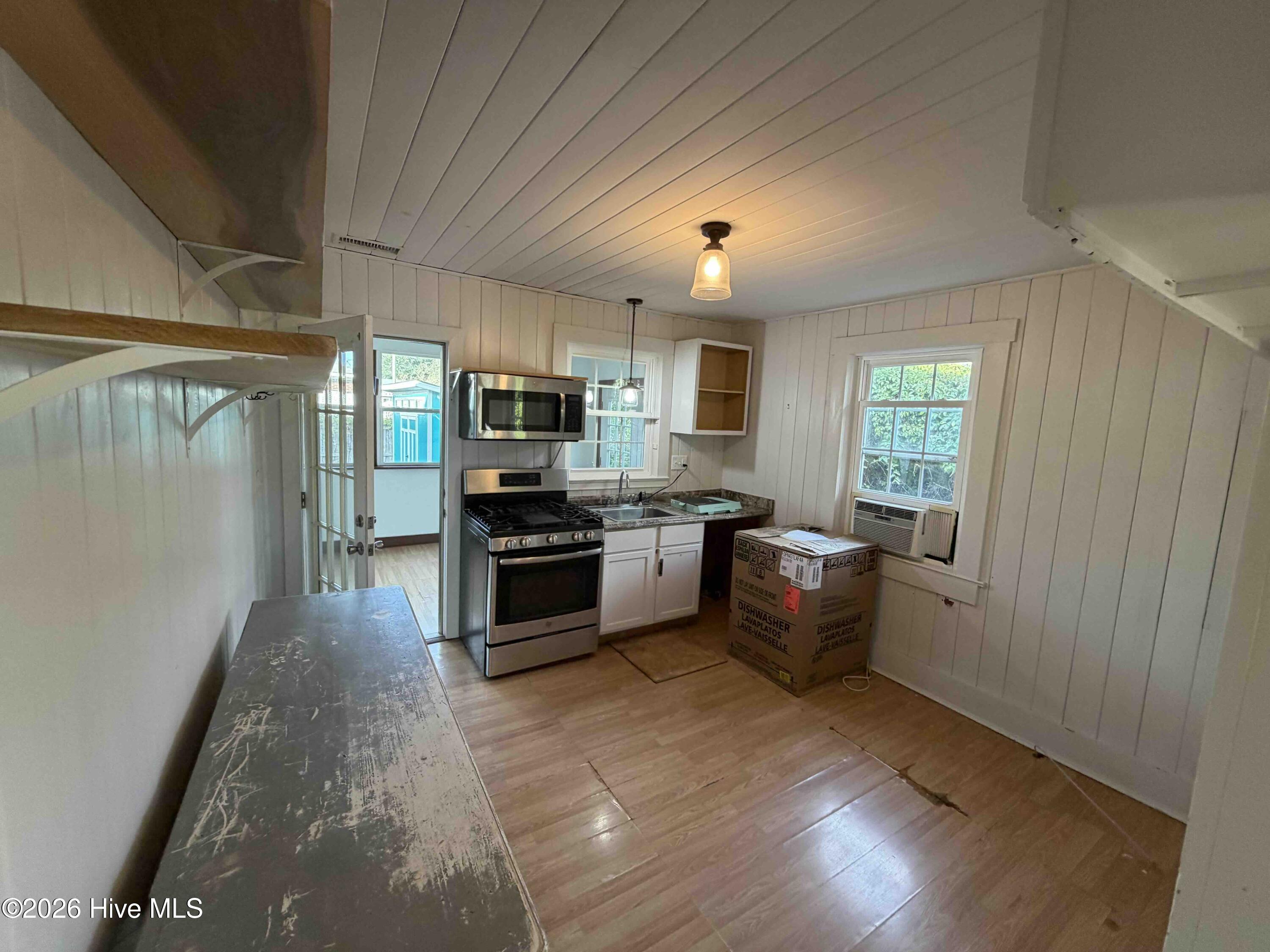 416 Raleigh Avenue Property Photo 5