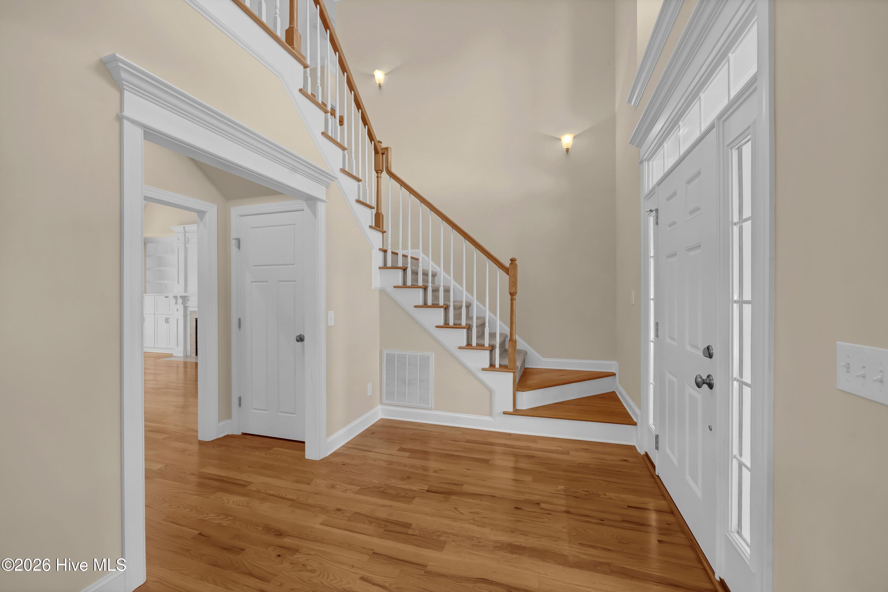 580 Riverwood Drive Se Property Photo 5