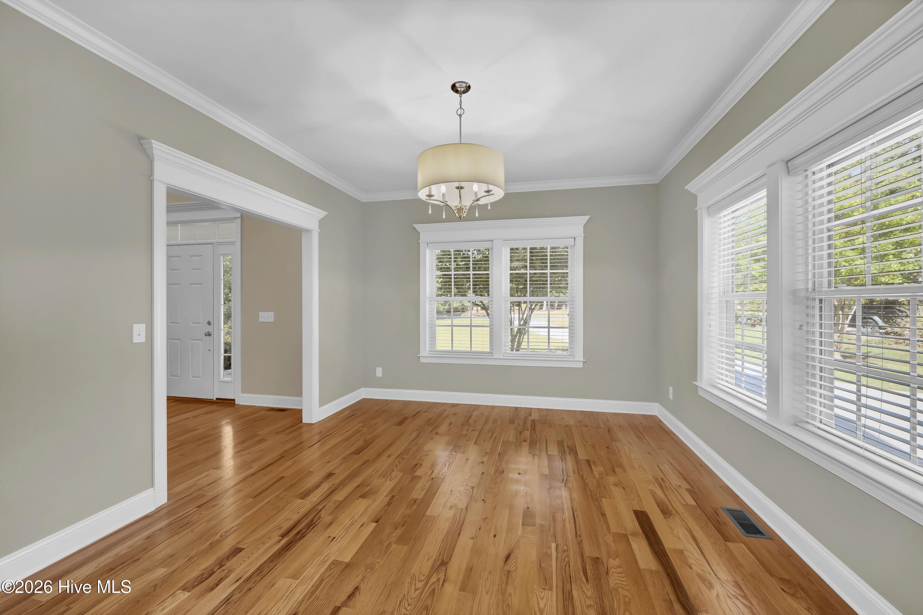 580 Riverwood Drive Se Property Photo 7