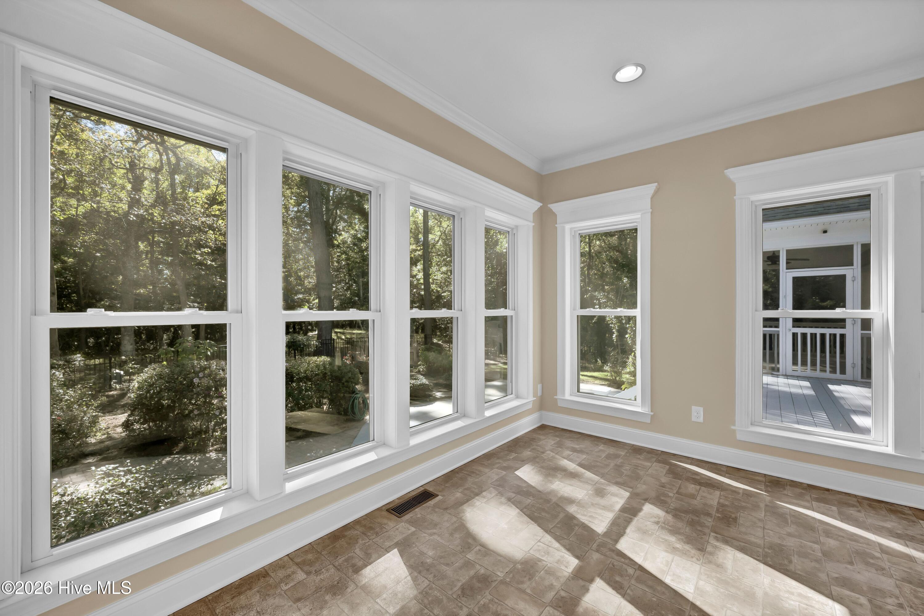 580 Riverwood Drive Se Property Photo 13