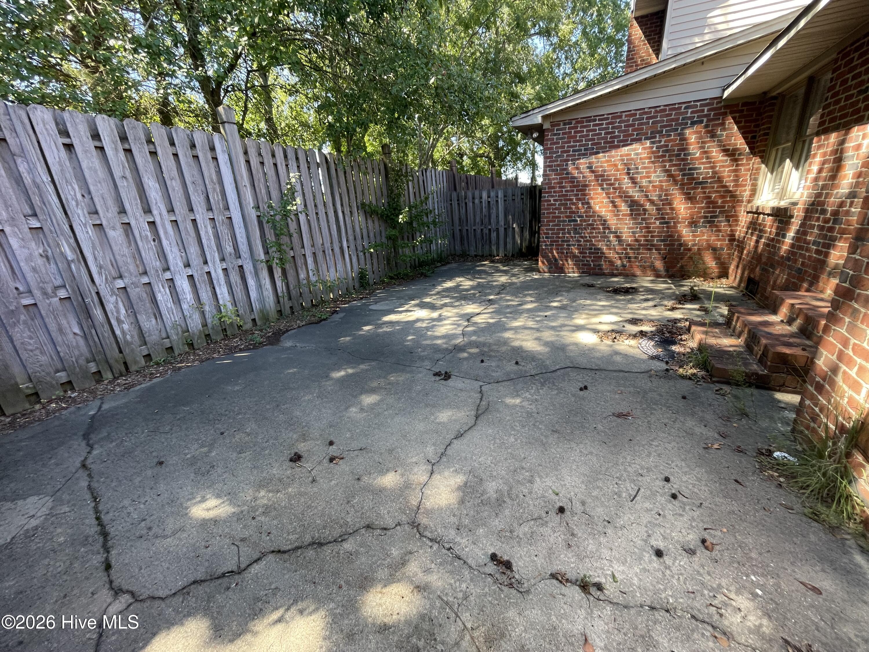 1004 Old Charleston Circle Property Photo 5