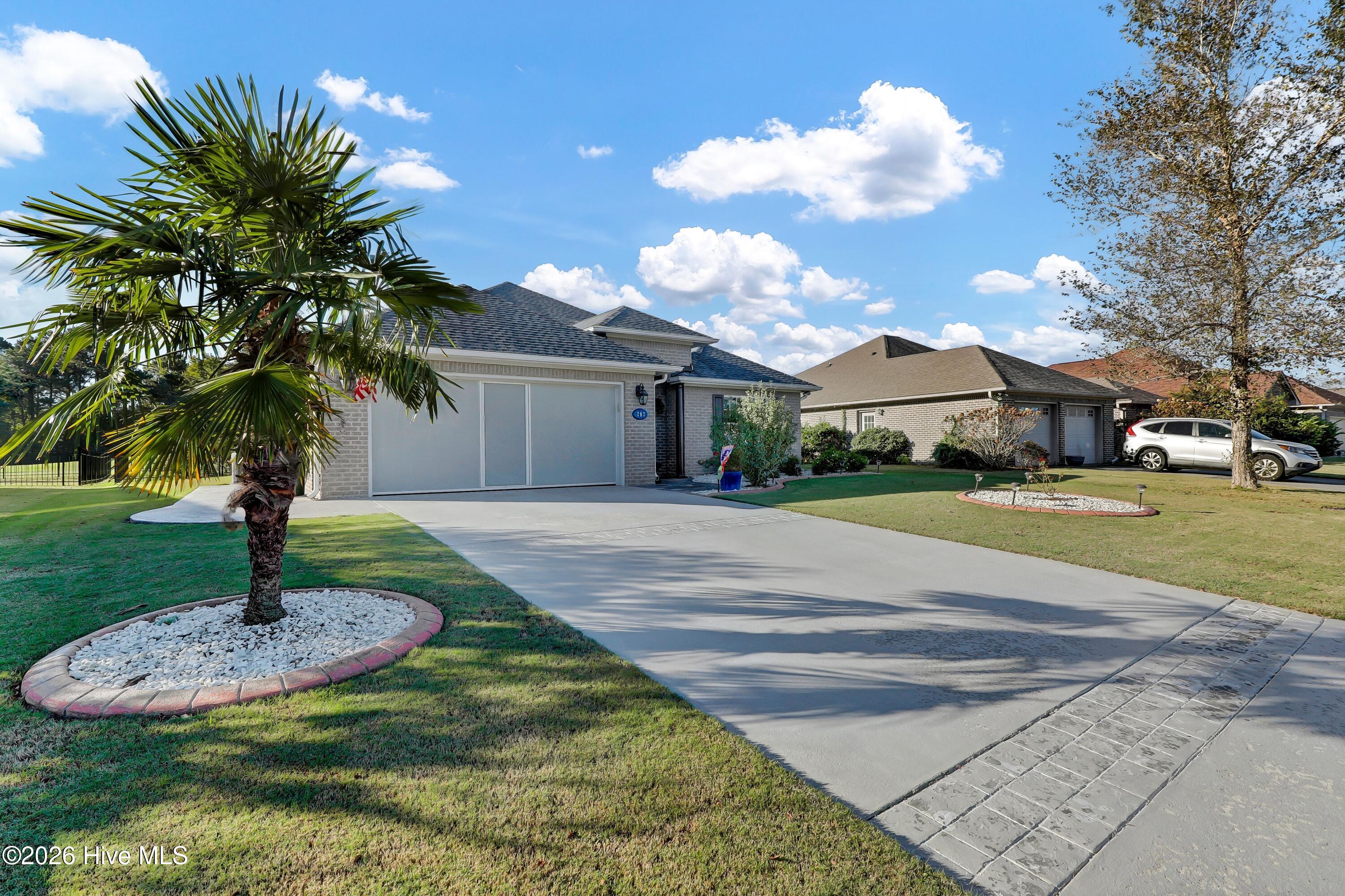 282 Castle Bay Drive Property Photo 4