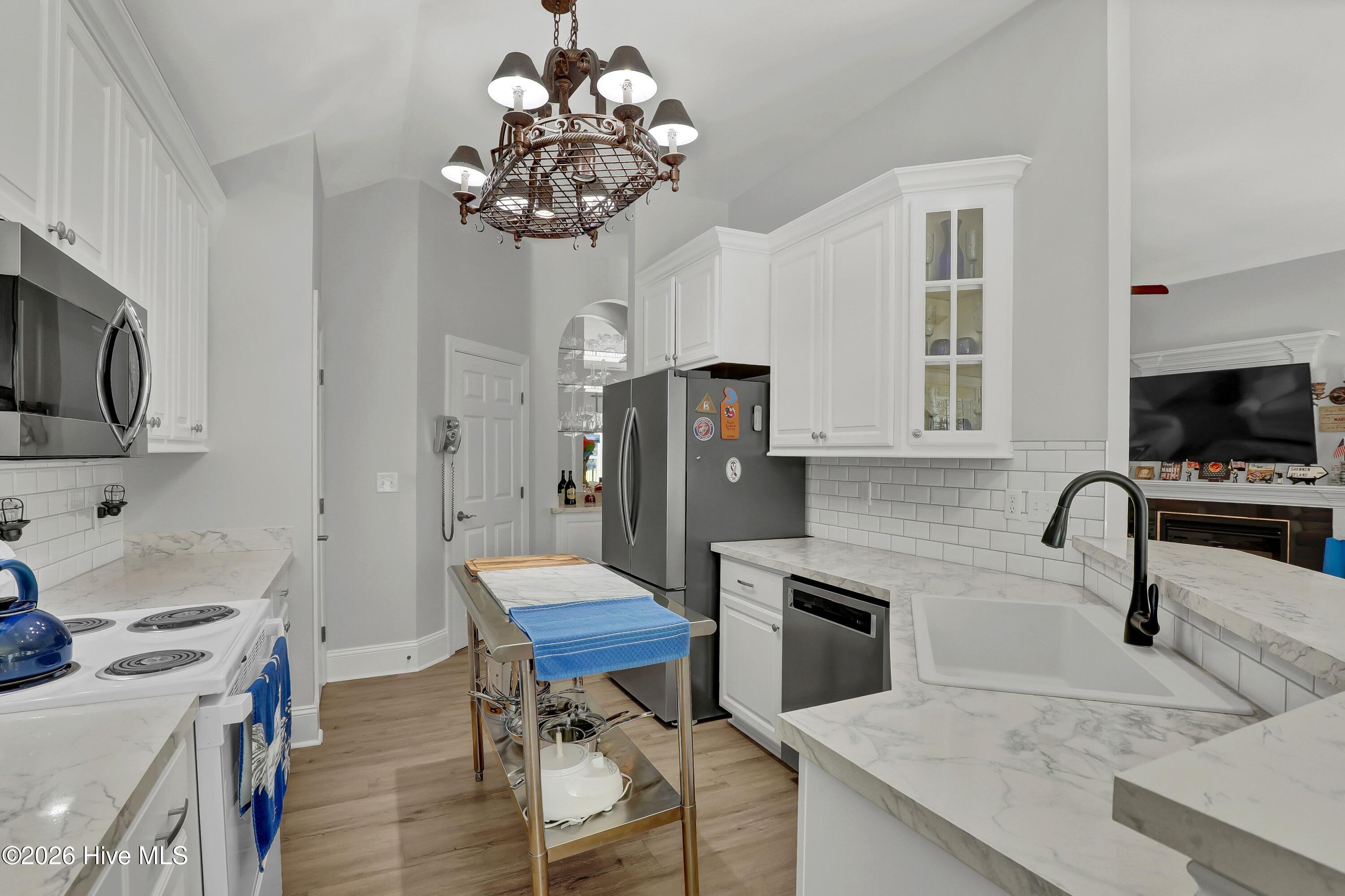 282 Castle Bay Drive Property Photo 13
