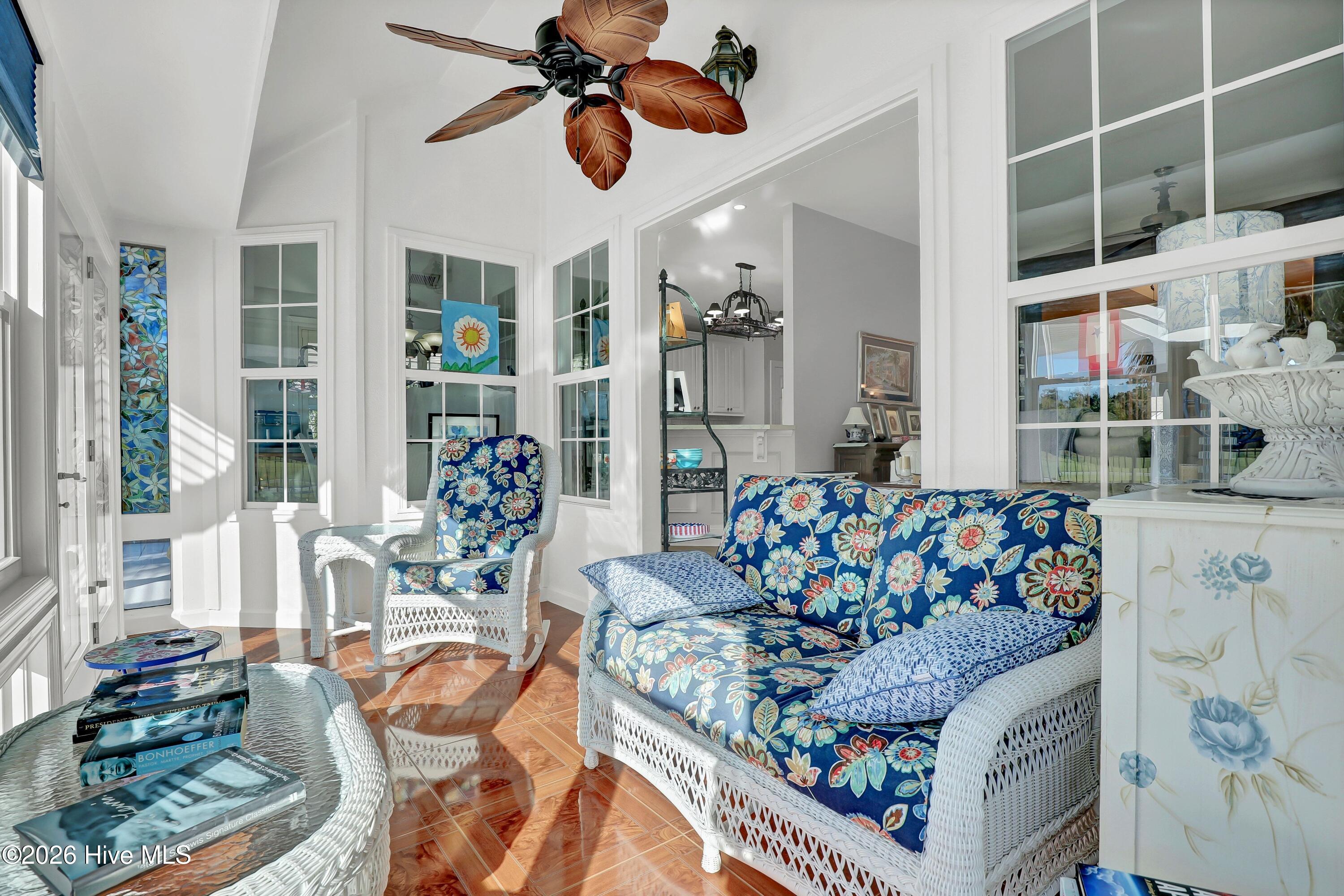 282 Castle Bay Drive Property Photo 17