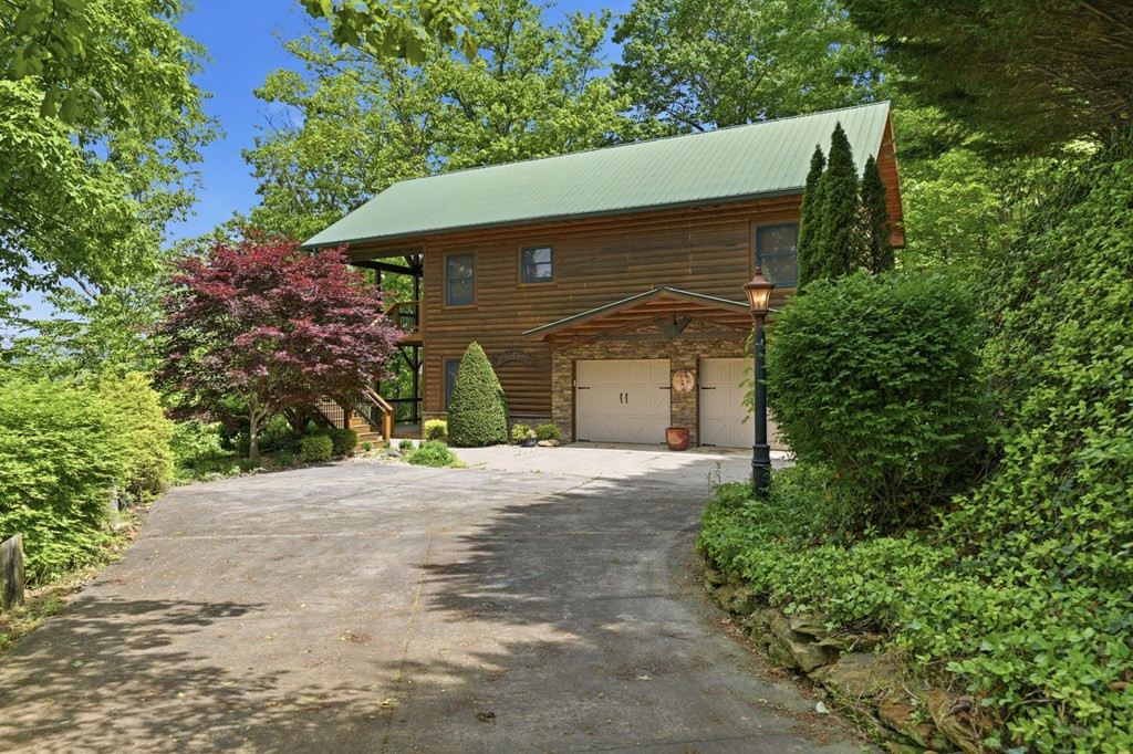 97 Sugarwood Drive Property Photo 3