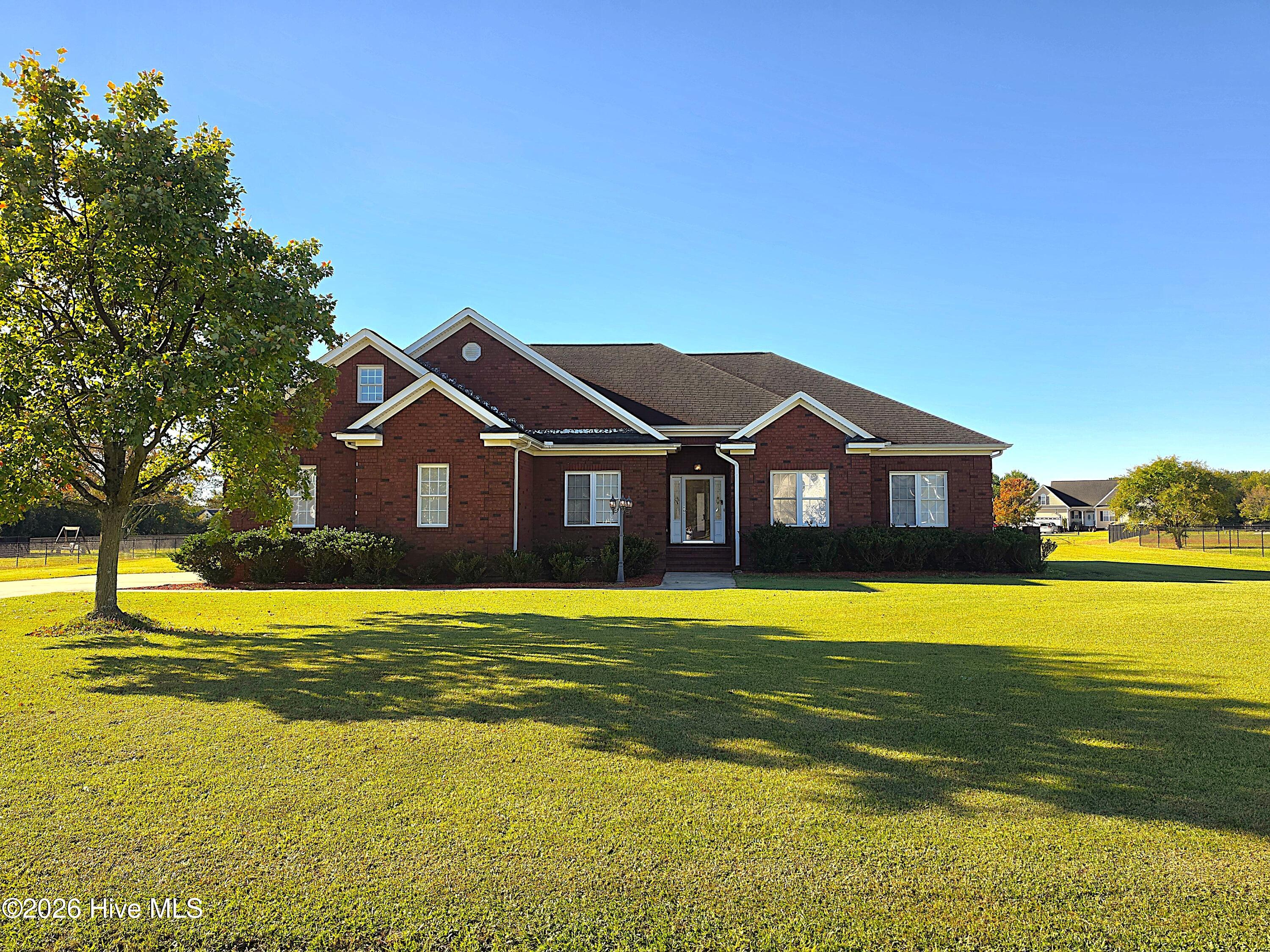 102 Trailwater Drive Property Photo 2