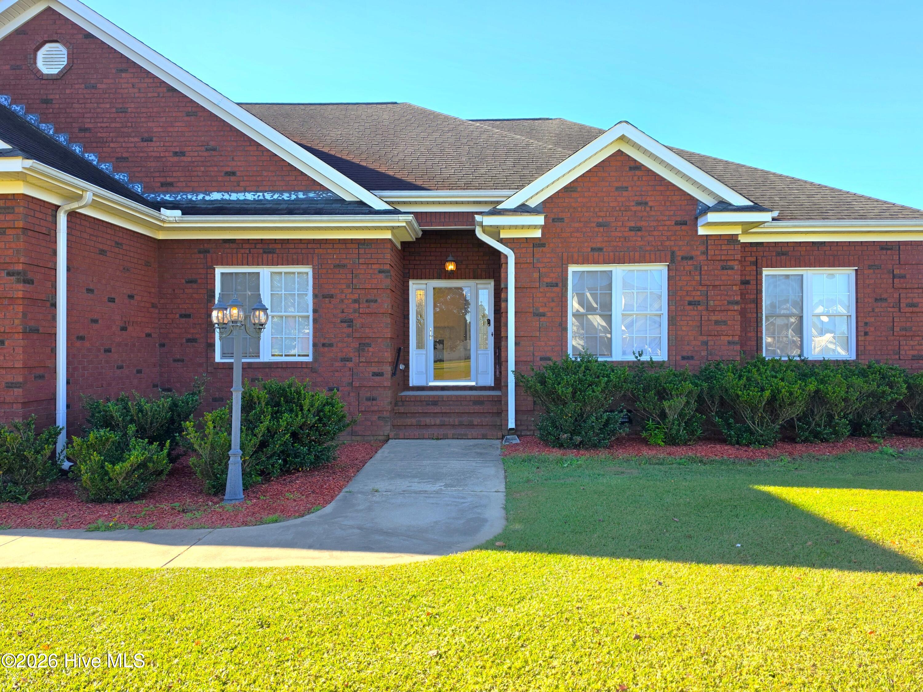 102 Trailwater Drive Property Photo 3