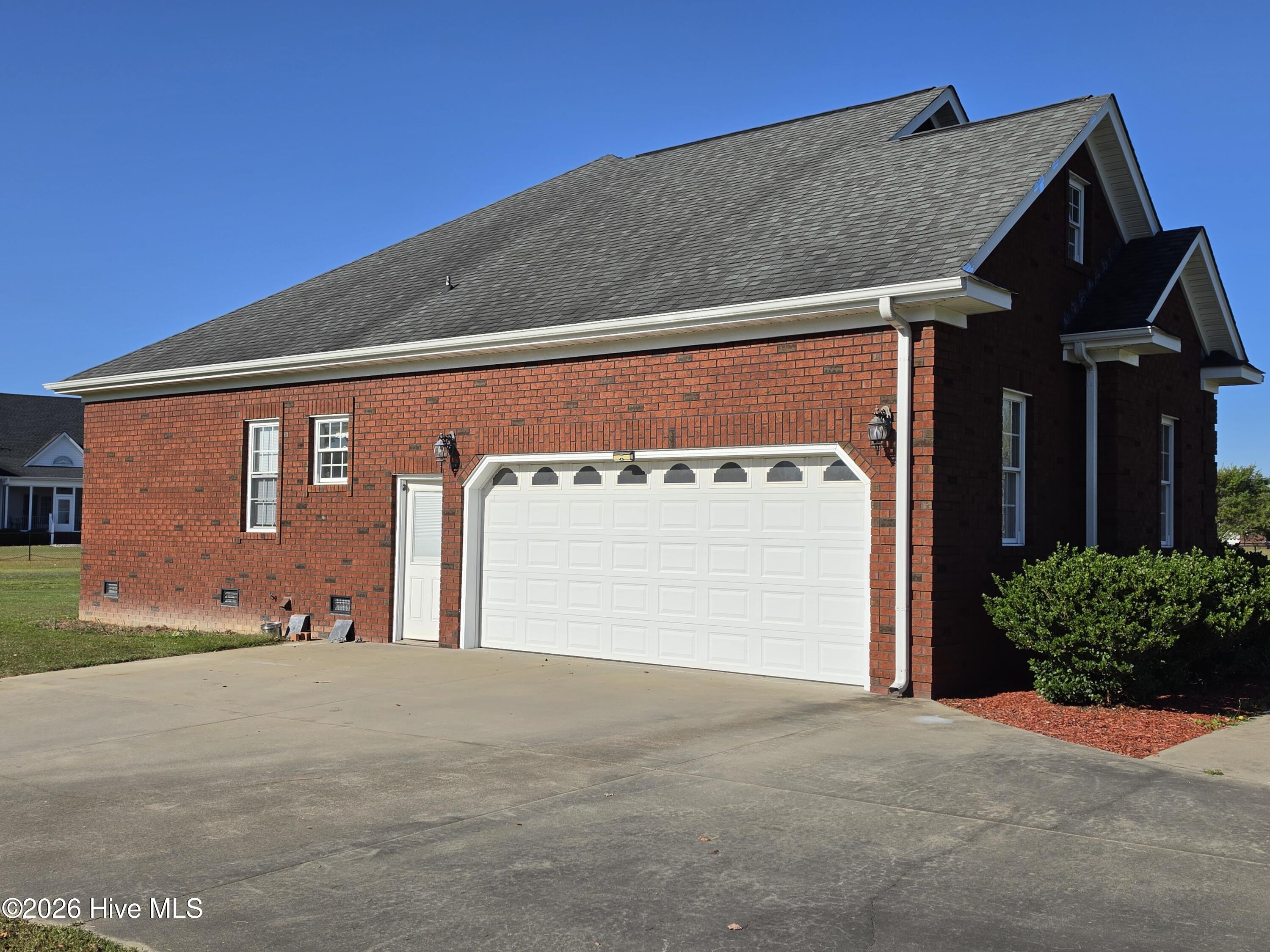 102 Trailwater Drive Property Photo 6