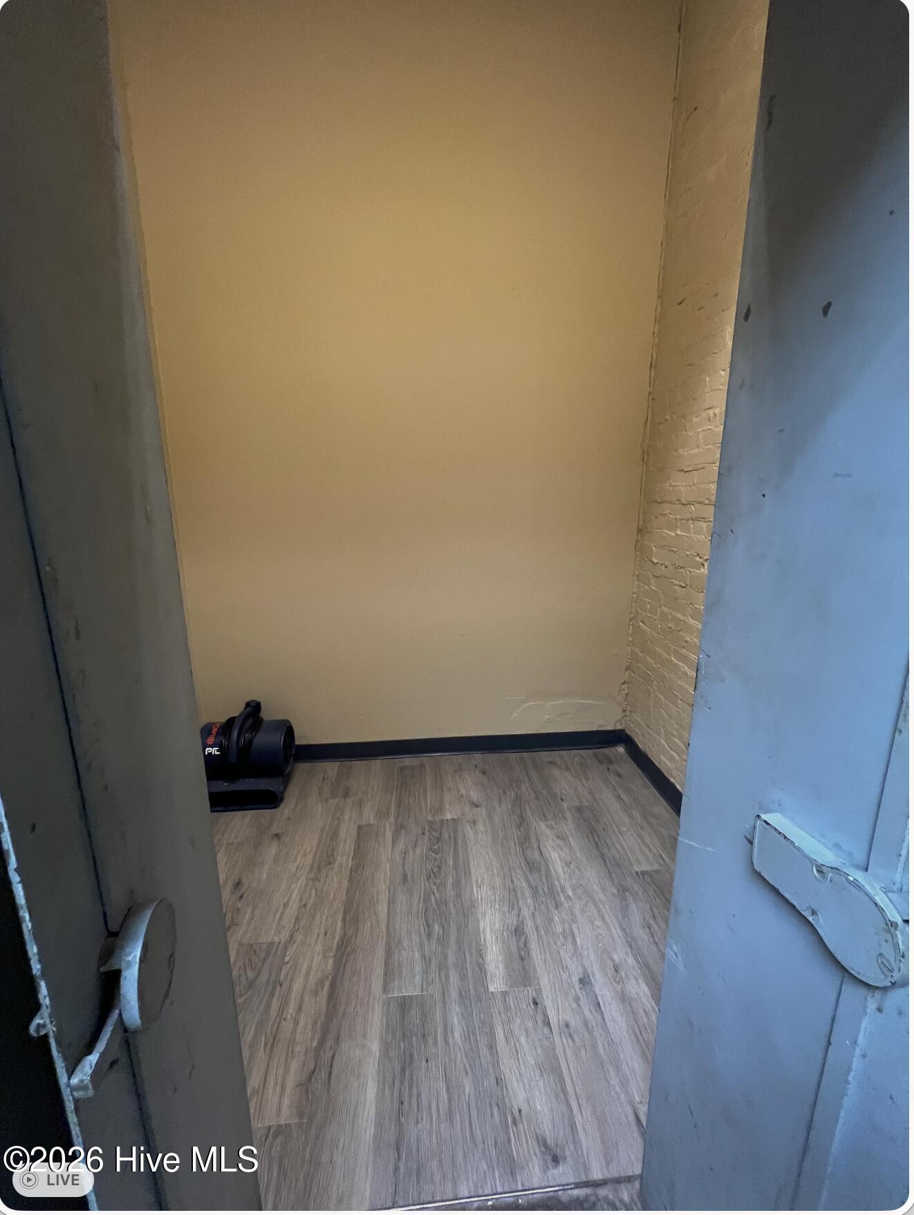 100 W Elizabeth Street Property Photo 6