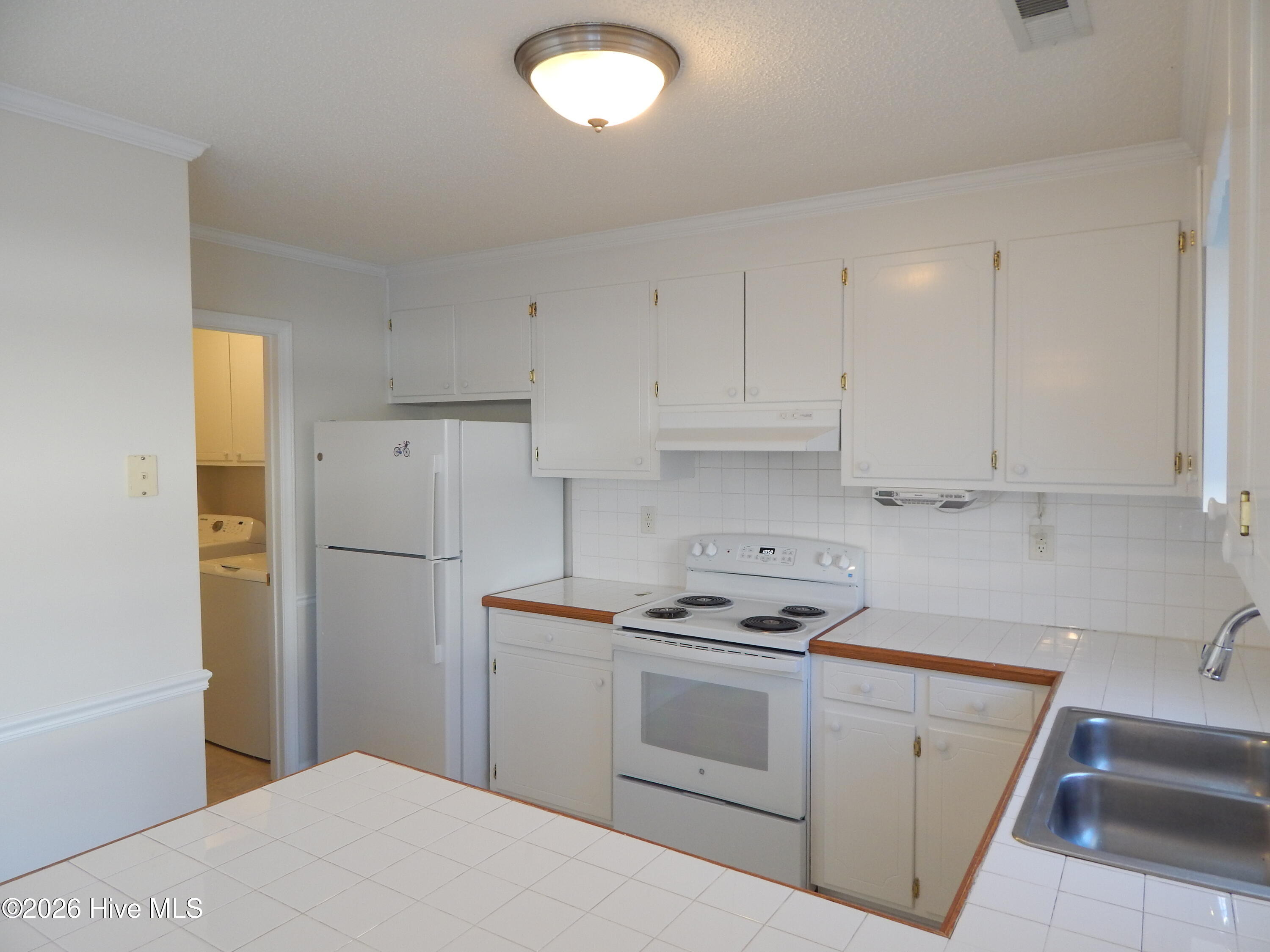 2120 Flagstone Court E2 Property Photo 7