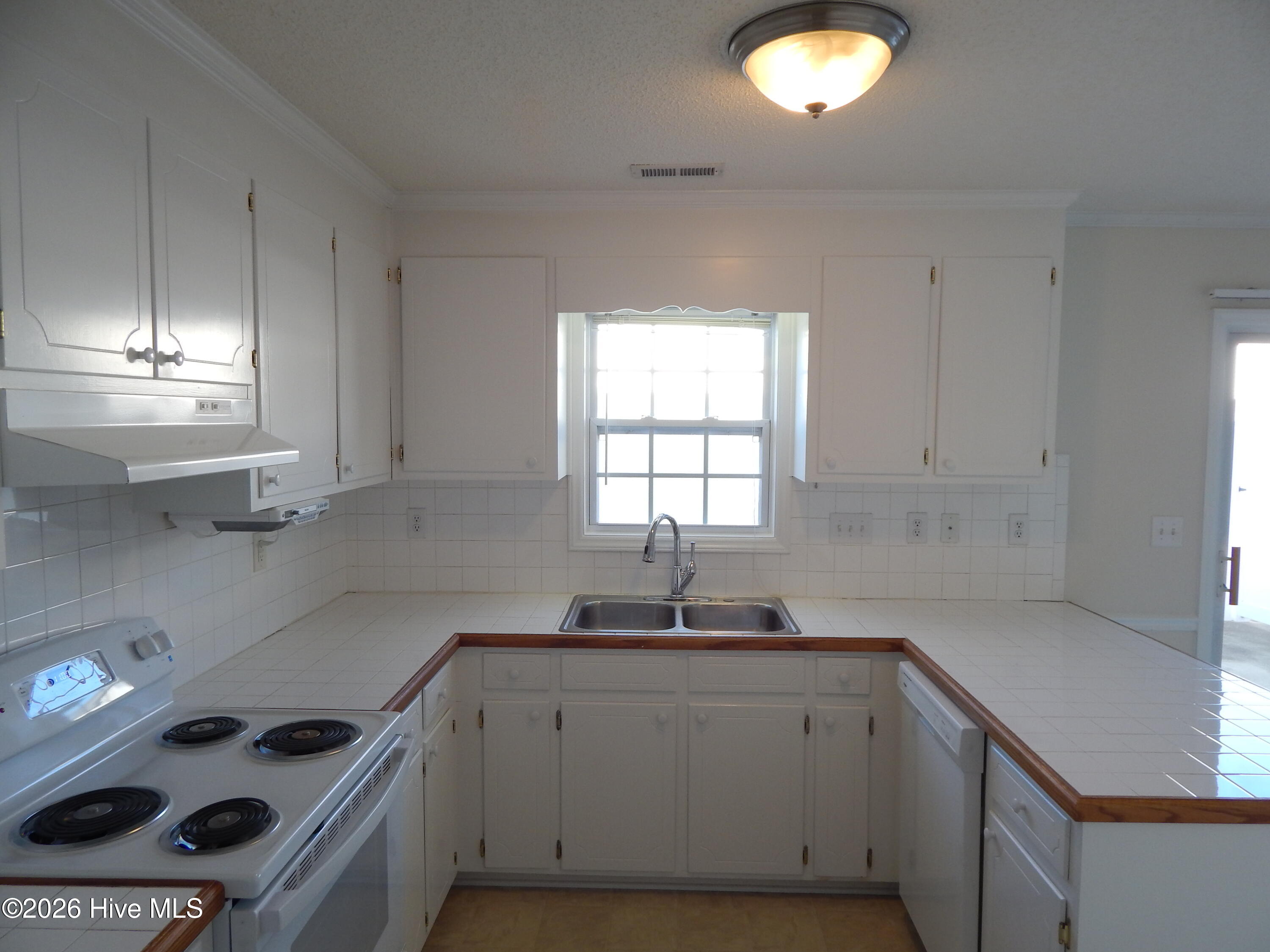 2120 Flagstone Court E2 Property Photo 8