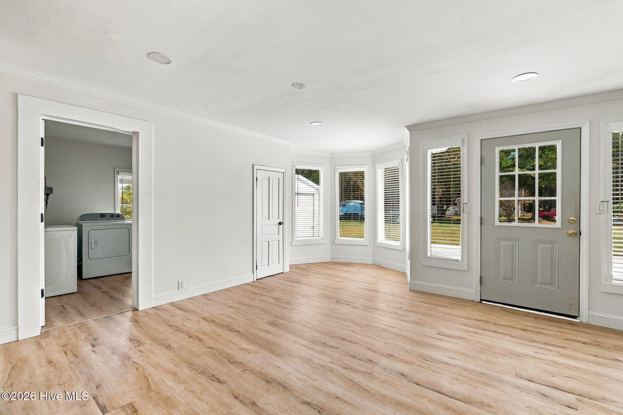 448 W Stewart Street Property Photo 4