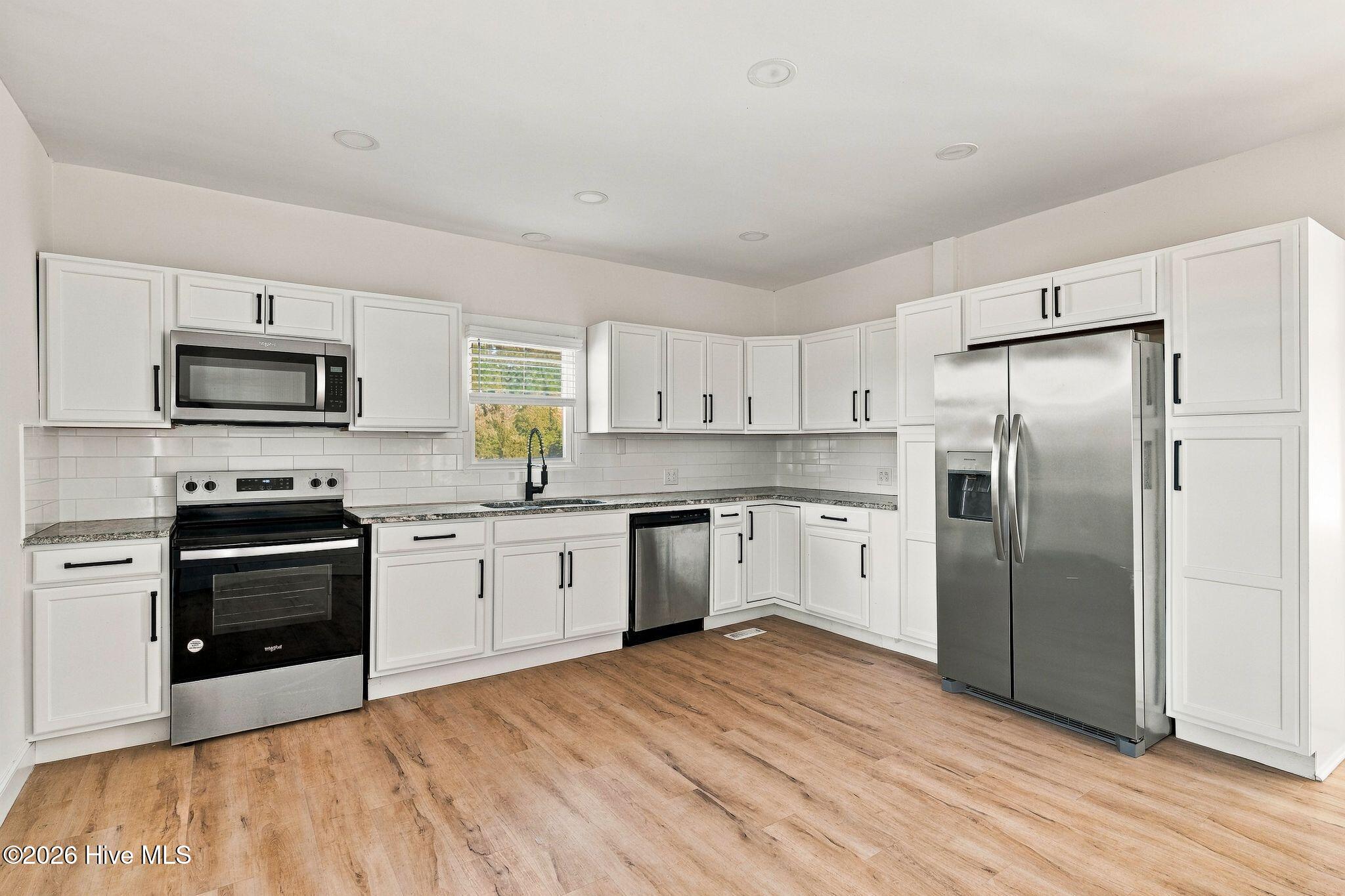 448 W Stewart Street Property Photo 7
