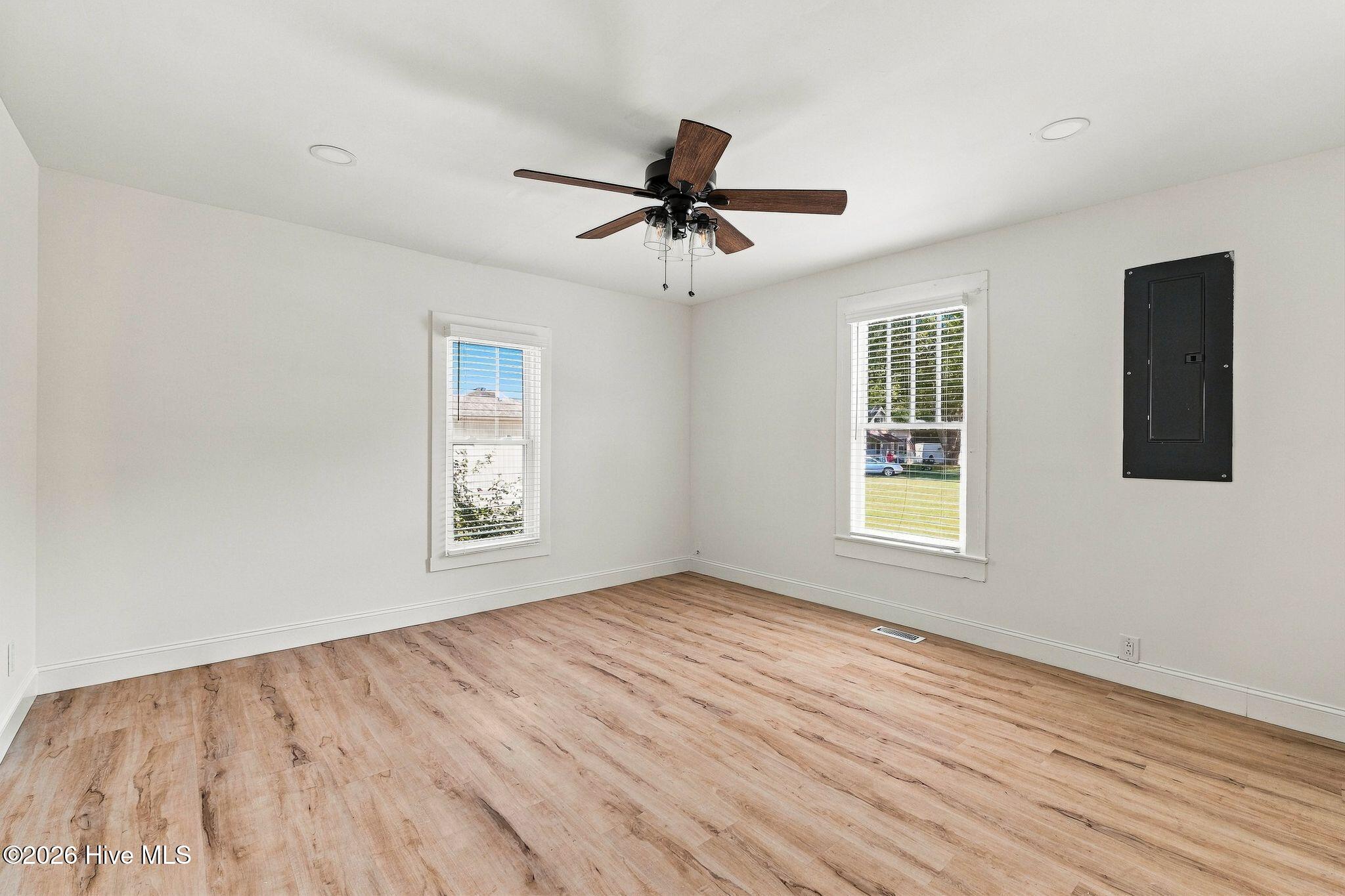 448 W Stewart Street Property Photo 19