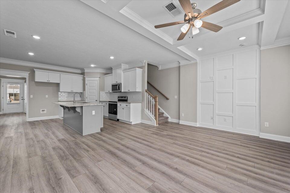 208 Linsmore Avenue Property Photo 2