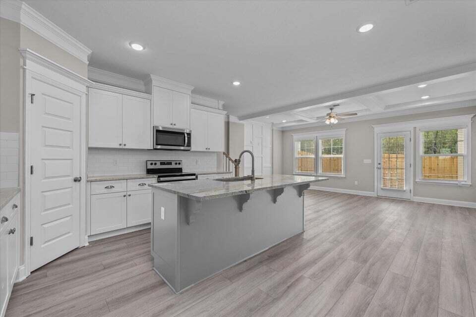 208 Linsmore Avenue Property Photo 3