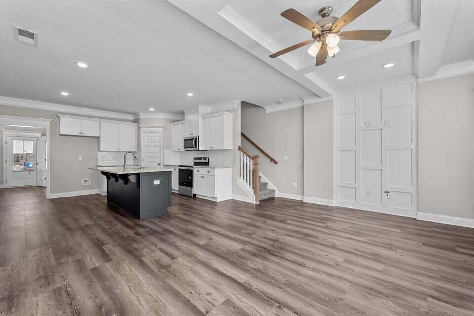208 Linsmore Avenue Property Photo 4