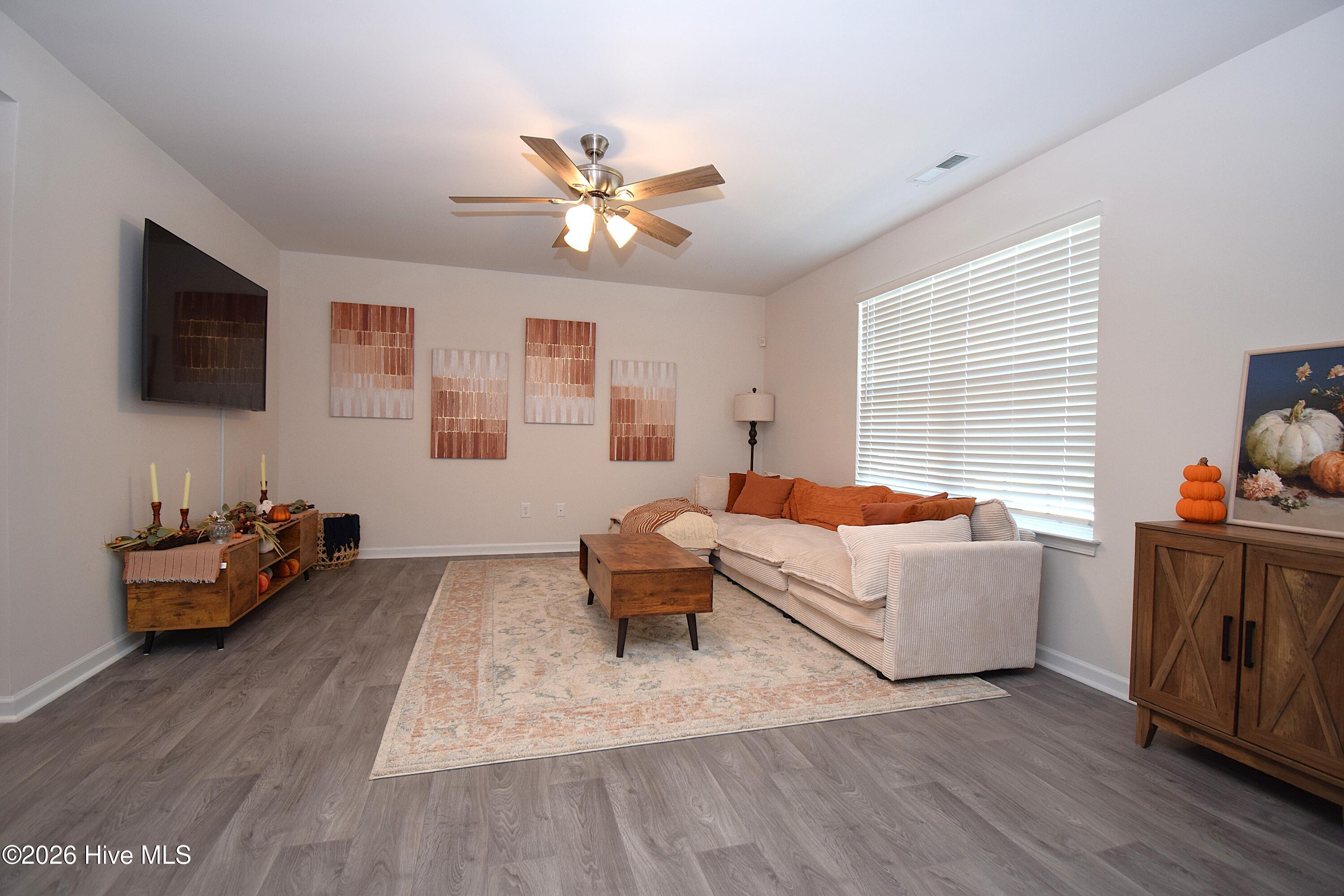 4125 Laurel Ridge Drive E Property Photo 3